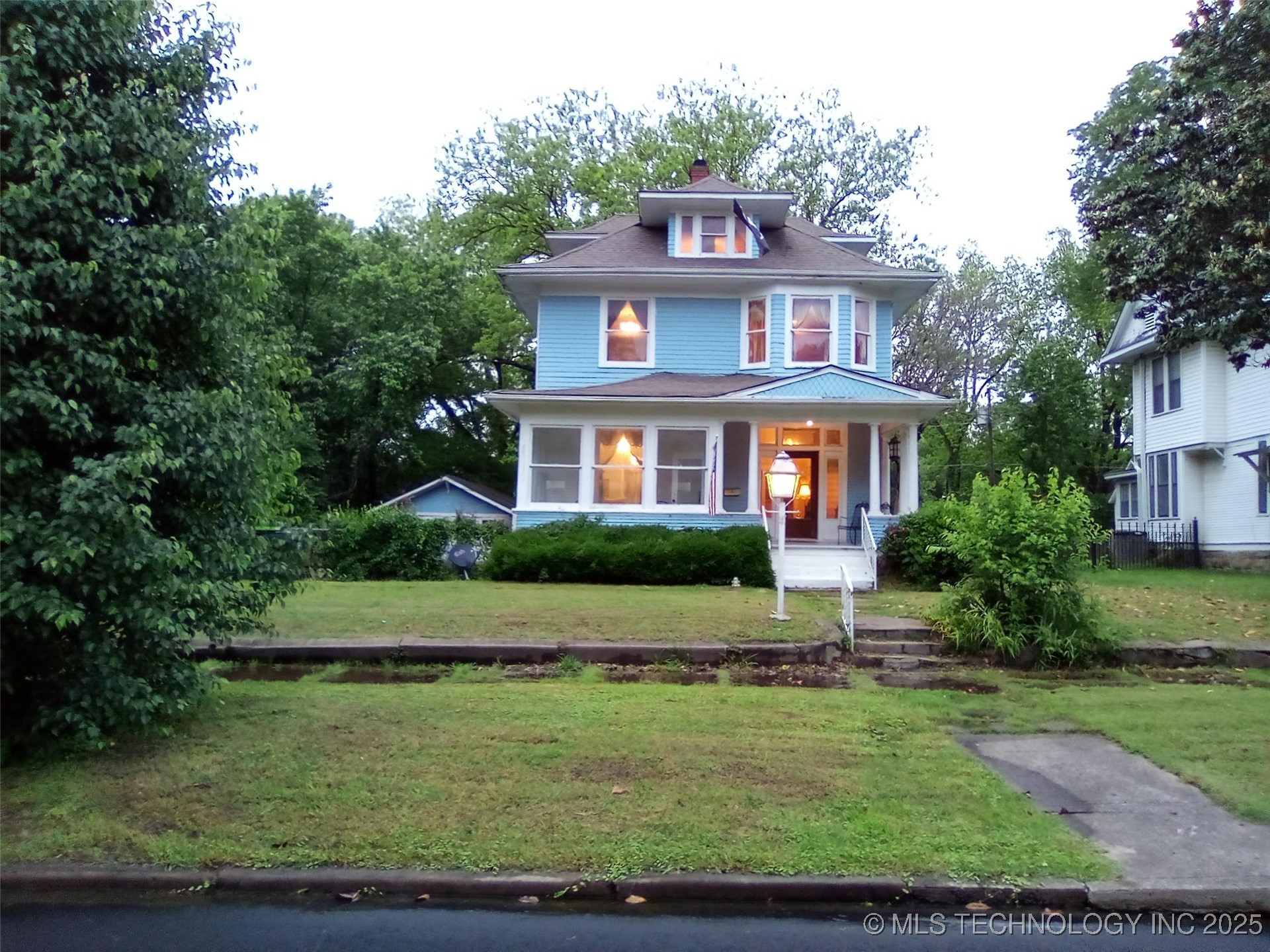 415 S 13th St Property Photo 1