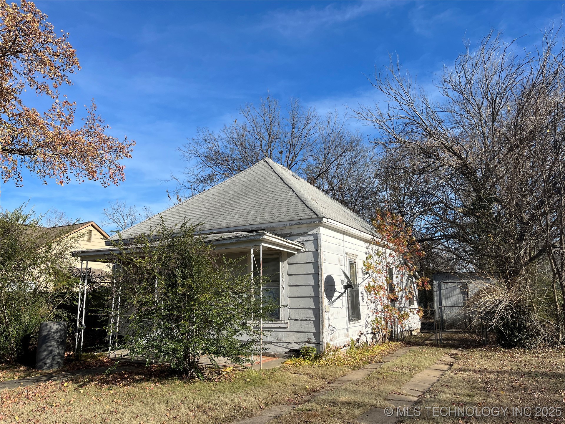 826 N H. Street Property Photo 1
