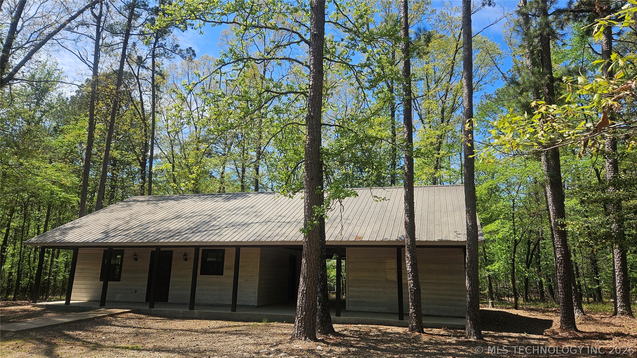 674 Pine Meadow Lane Property Photo 2