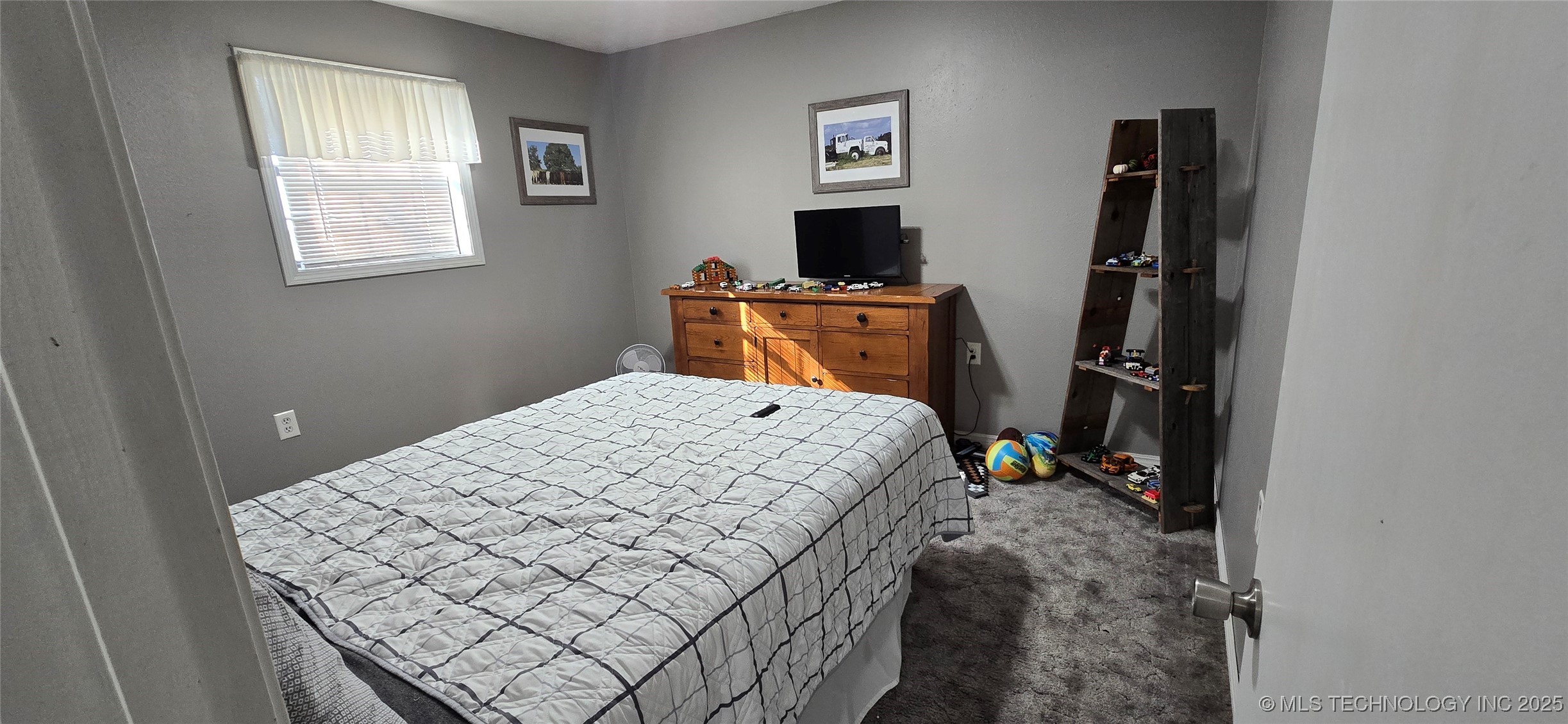 811 E 57th Road Property Photo 19
