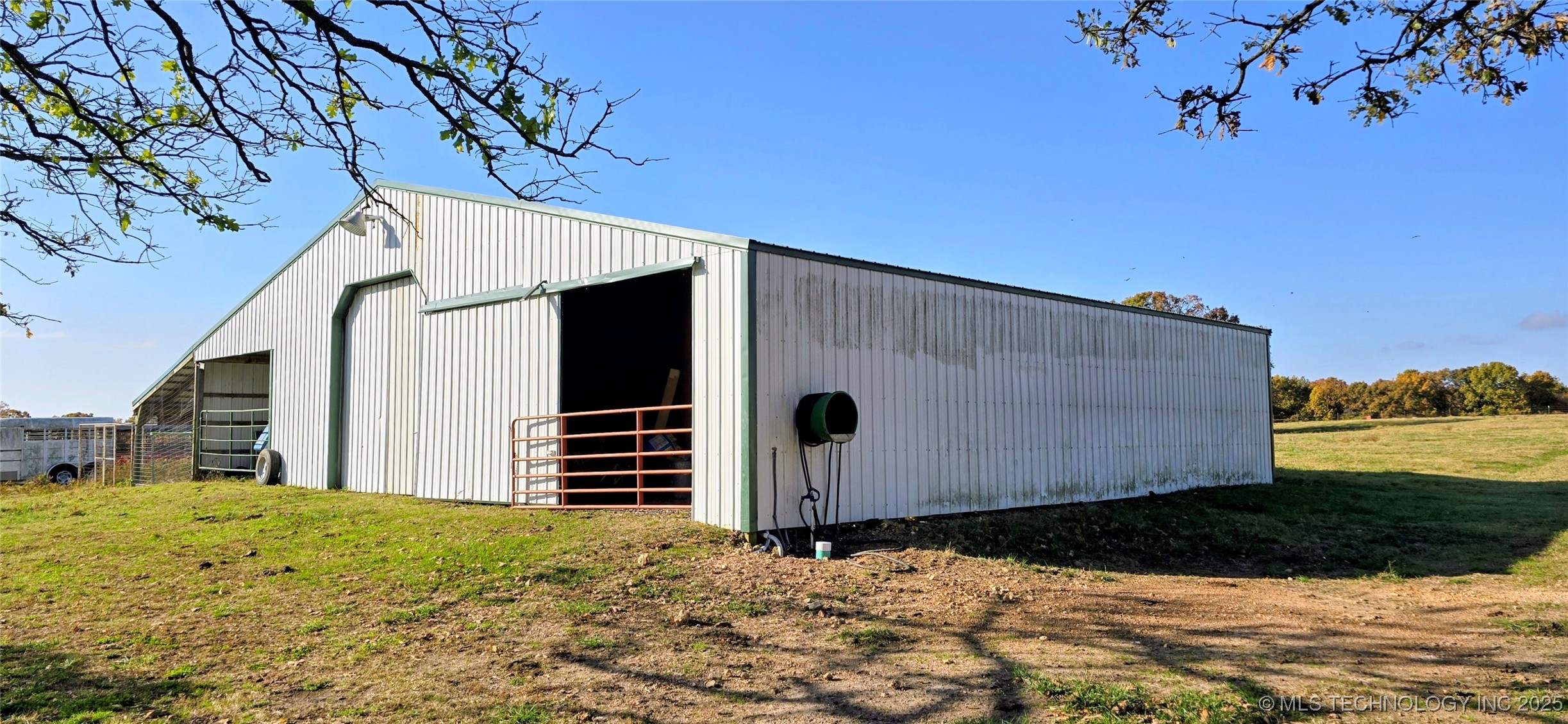 811 E 57th Road Property Photo 28
