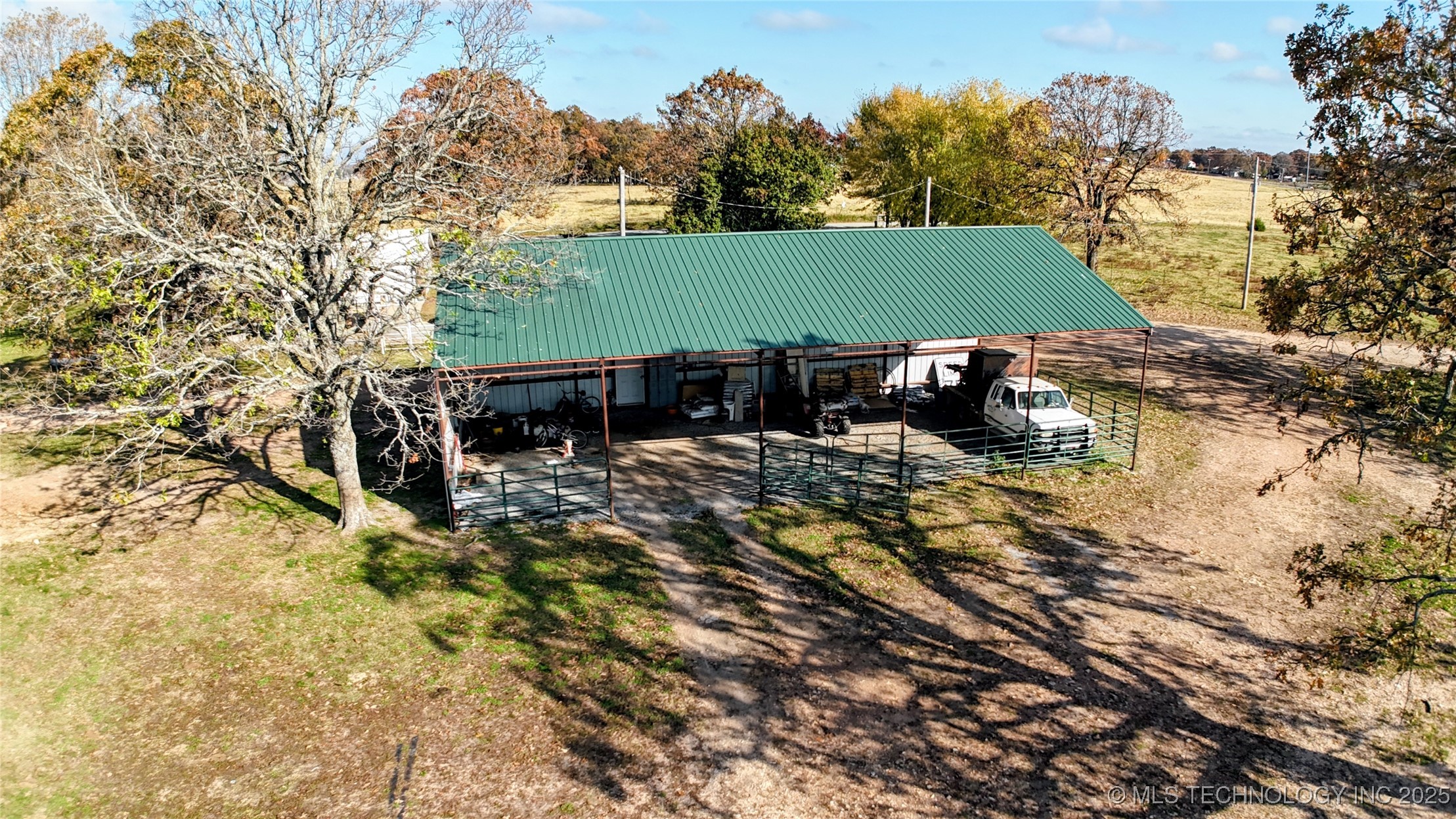 811 E 57th Road Property Photo 40