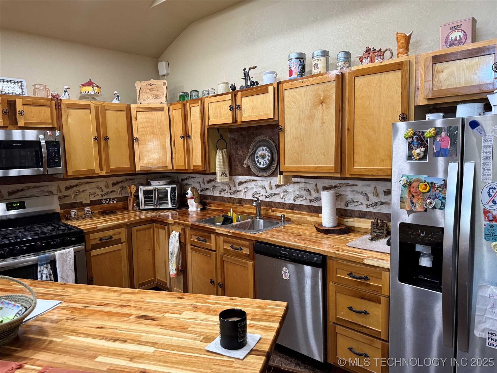 1500 Candlewood Property Photo 20
