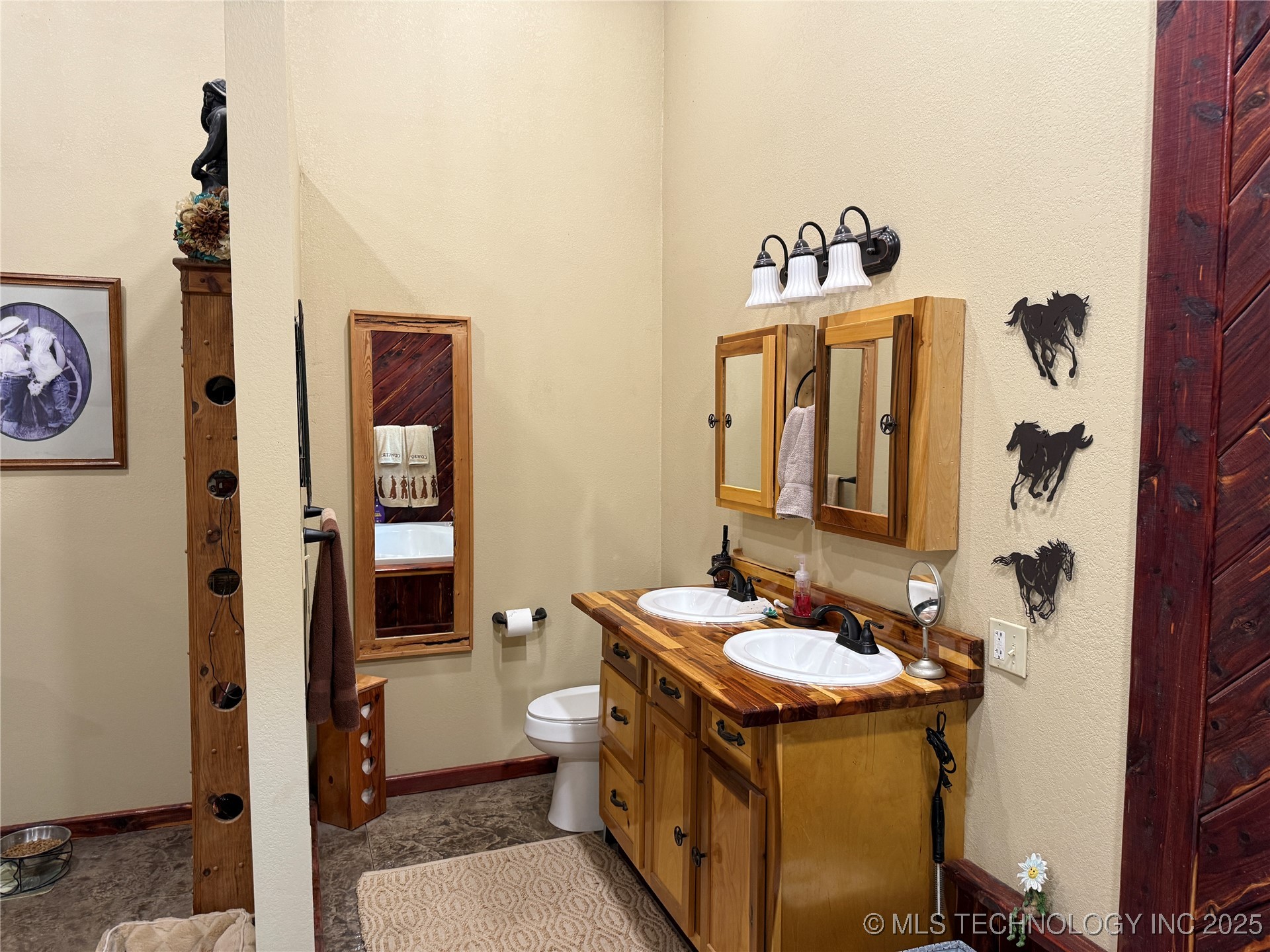 1500 Candlewood Property Photo 31