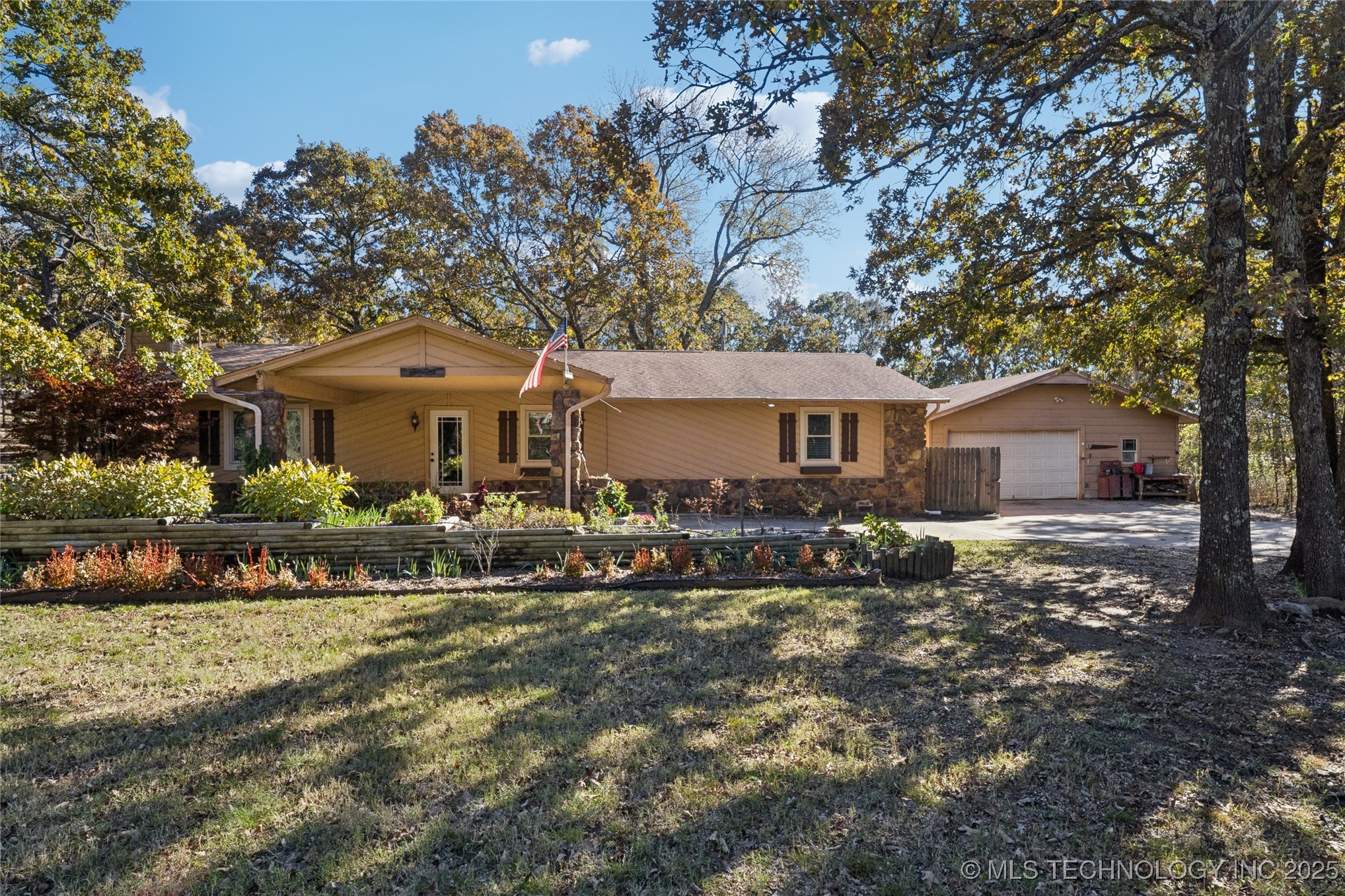 13545 Dusty Trail Property Photo 1