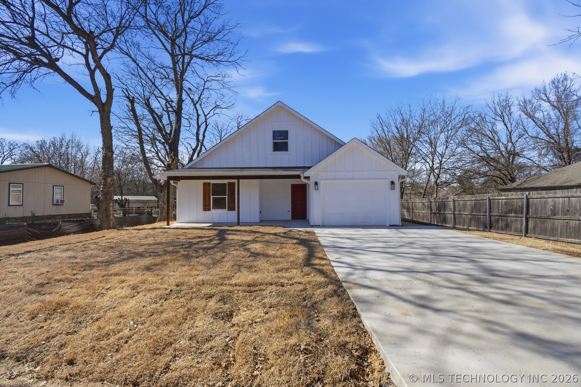 112 S Stark Street Property Photo 1