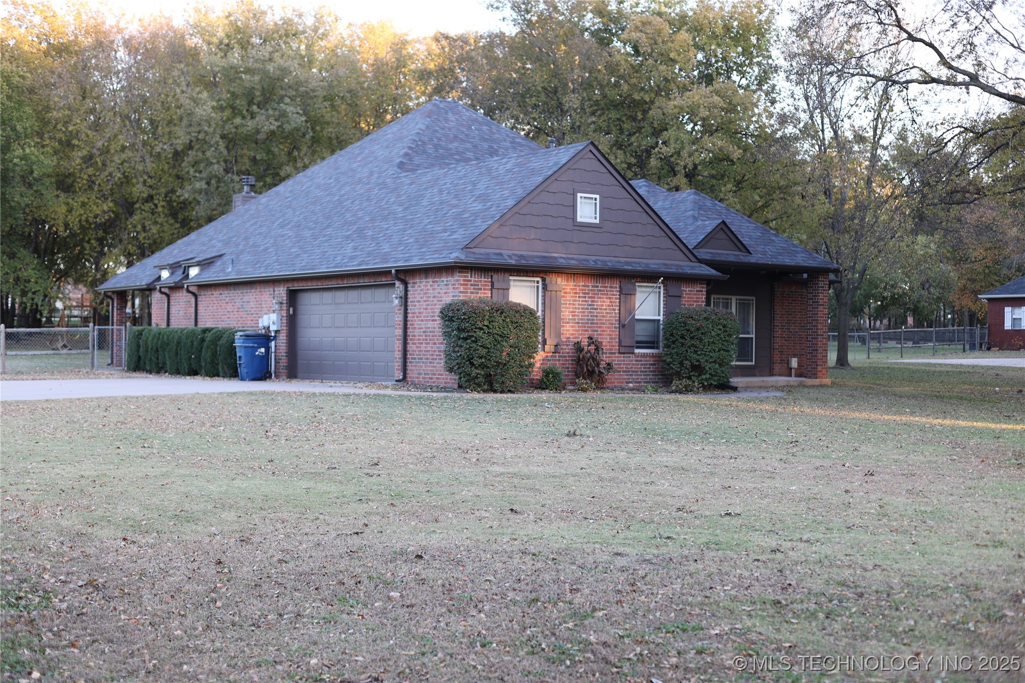 20030 E Chinquapin Lane Property Photo 2
