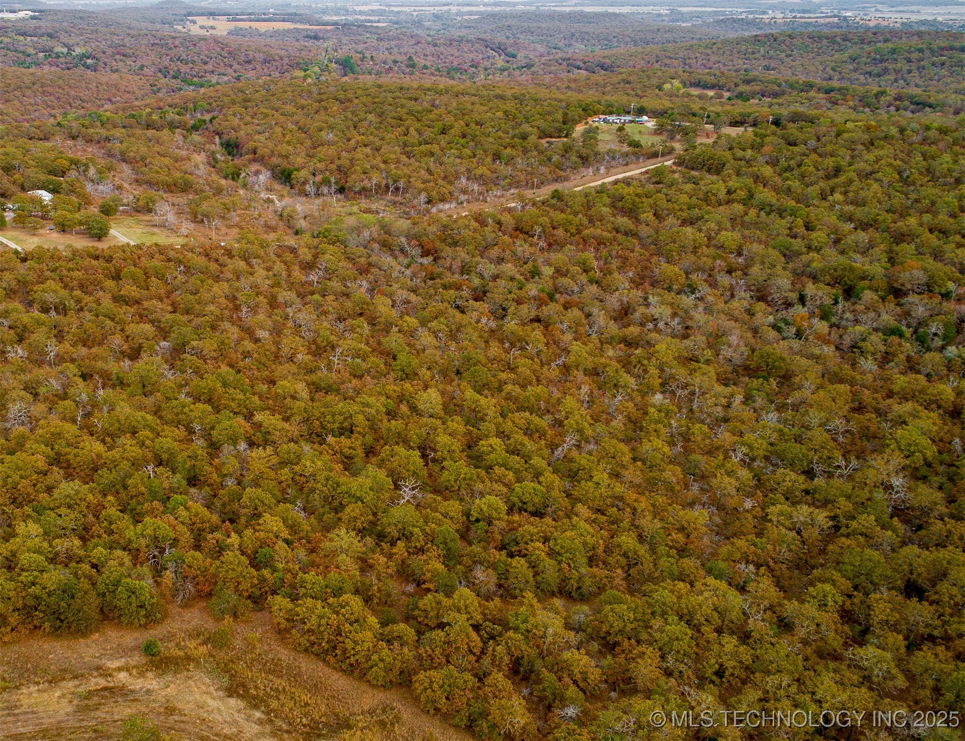 Hickory Hills Property Photo 3