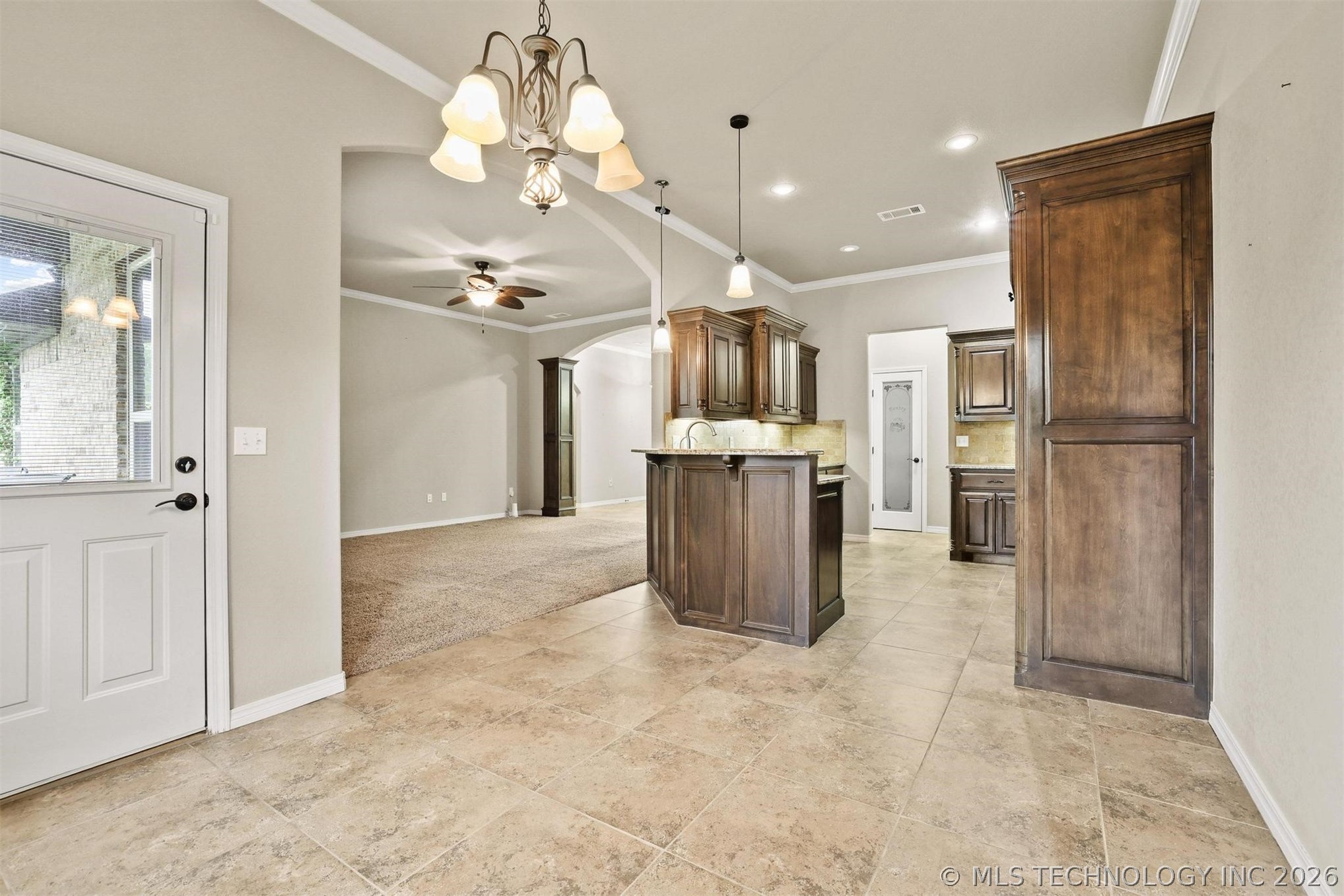 1002 Springfield Court Property Photo 11