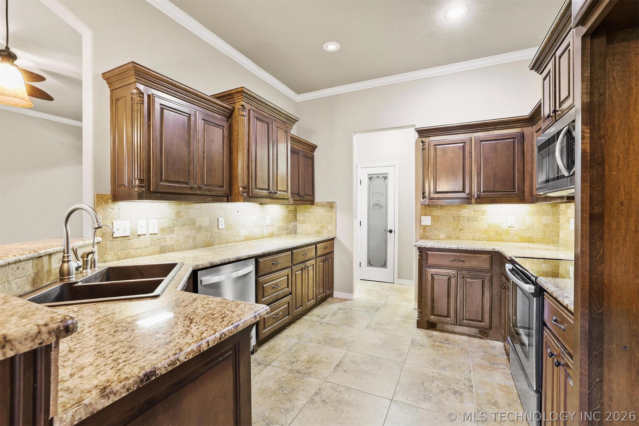 1002 Springfield Court Property Photo 13