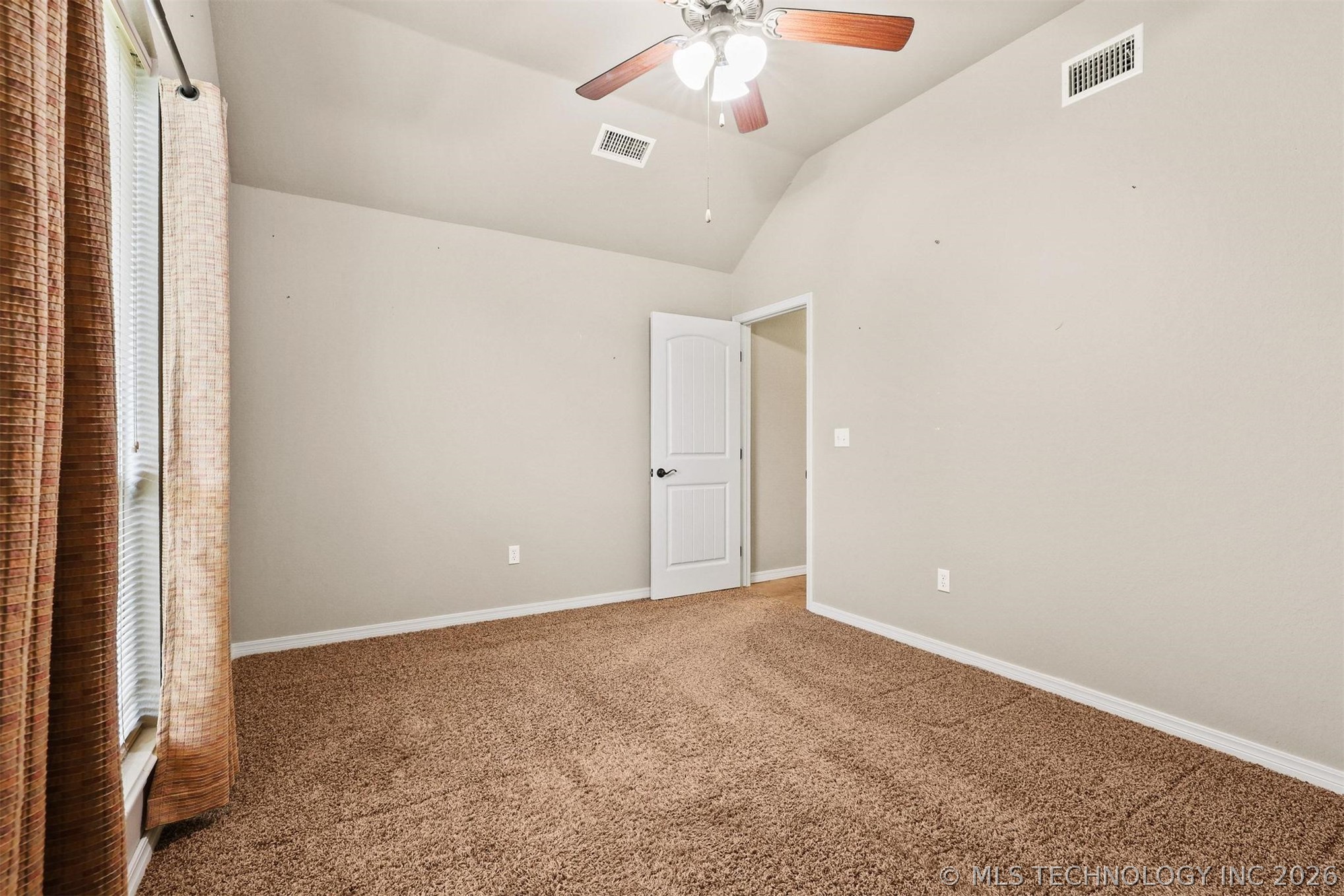 1002 Springfield Court Property Photo 24