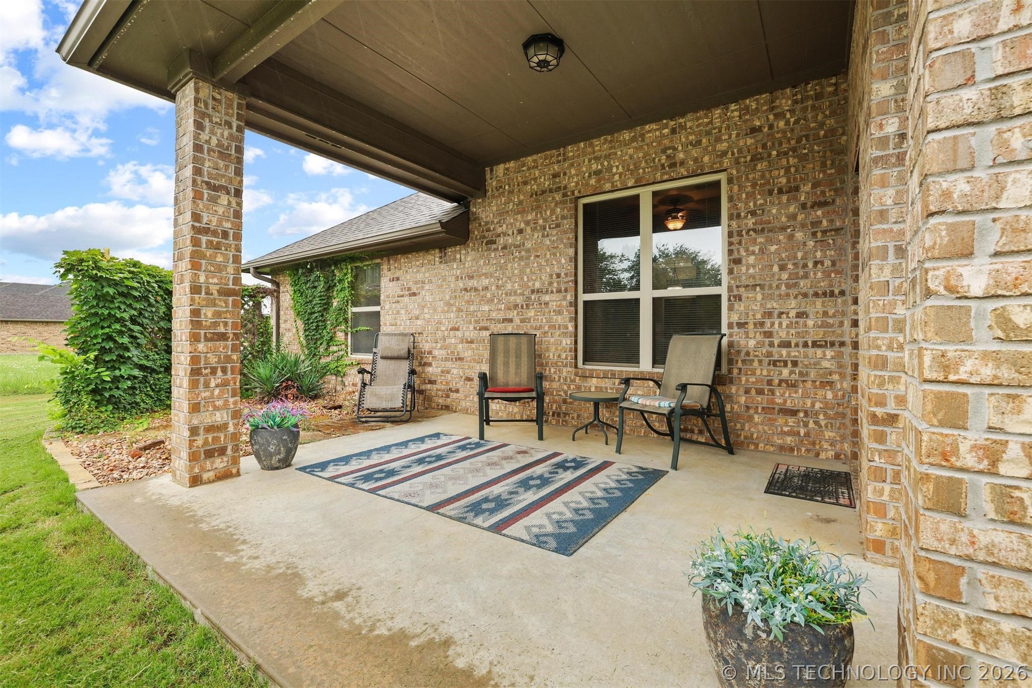 1002 Springfield Court Property Photo 33
