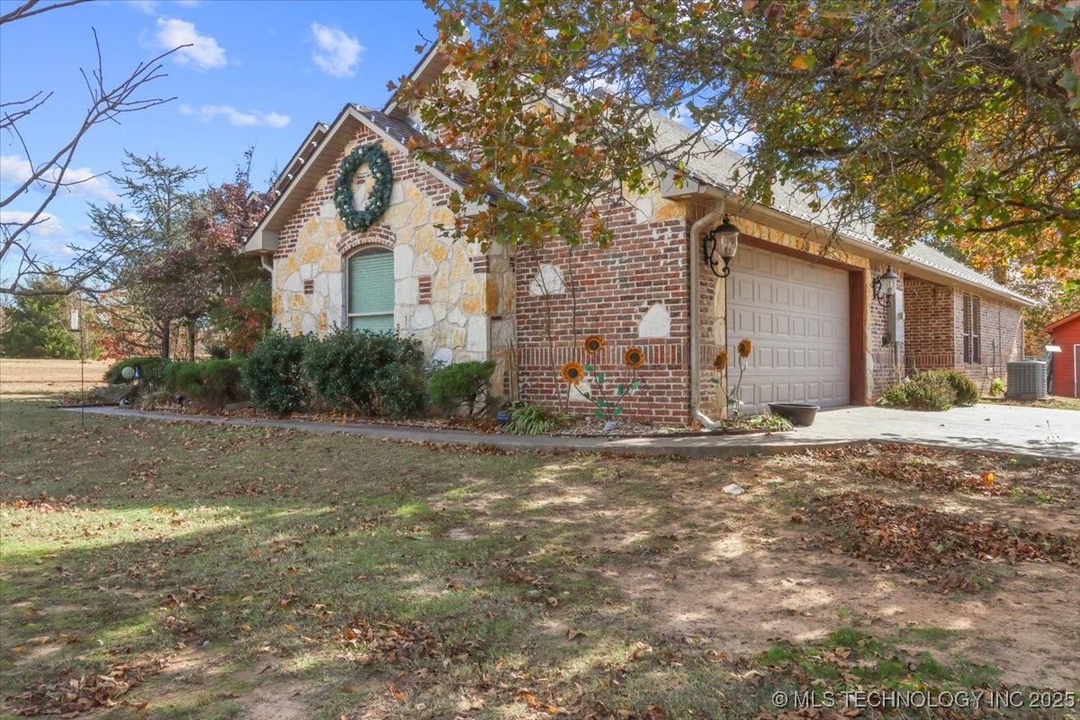 555 White Chimney Property Photo 3