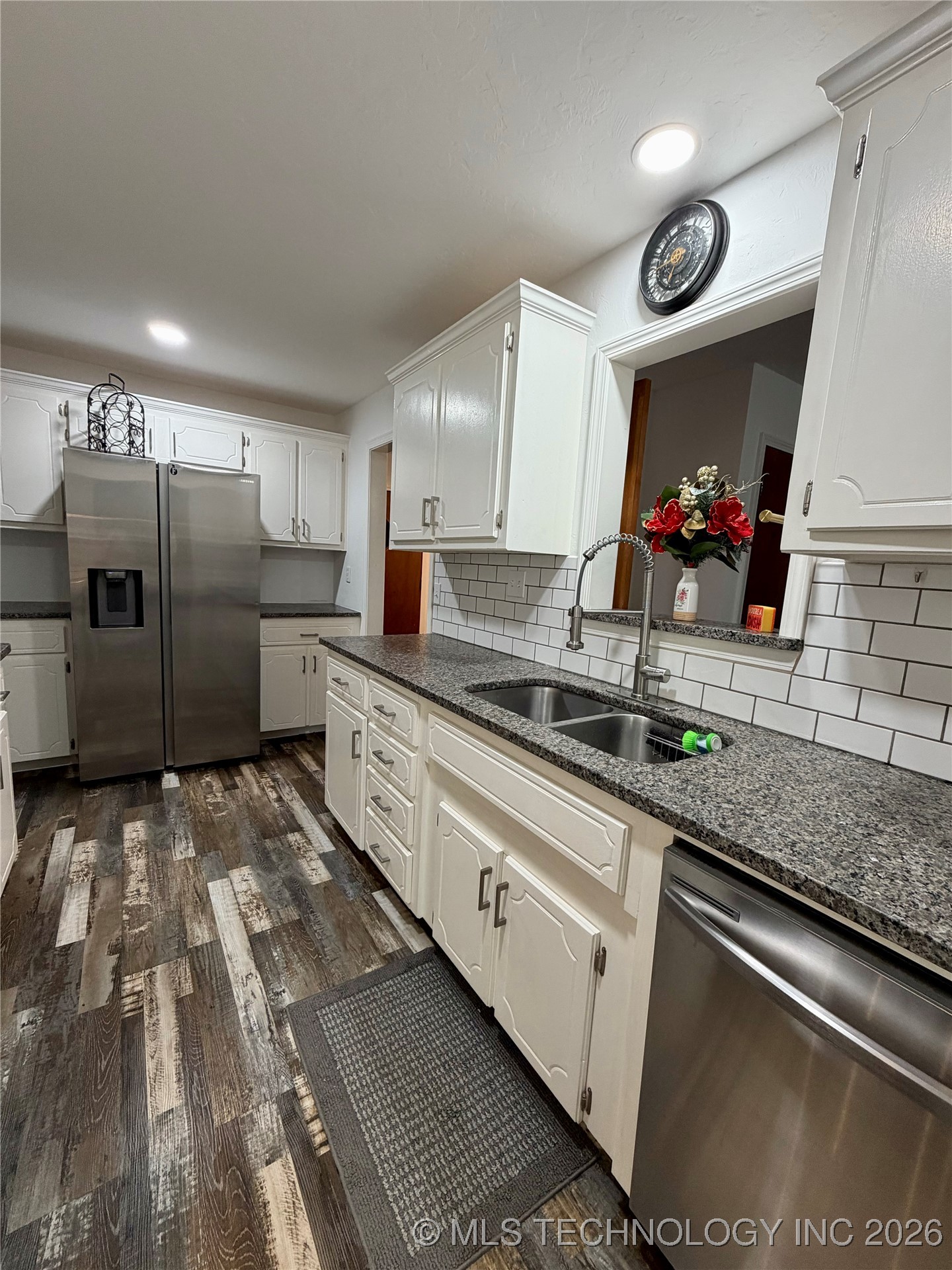 402 S Cowley Avenue Property Photo 9