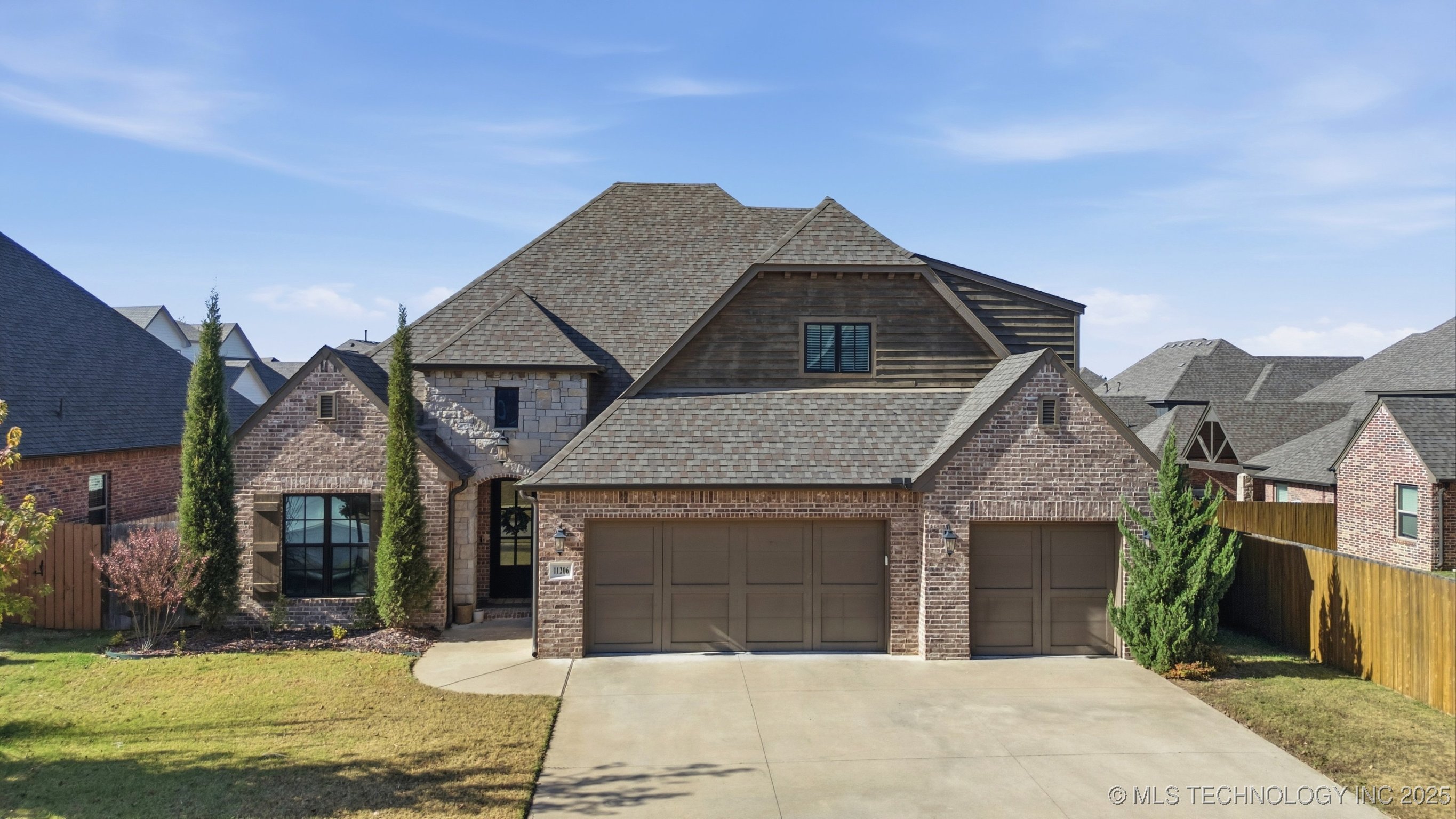 11206 S Redbud Street Property Photo 1