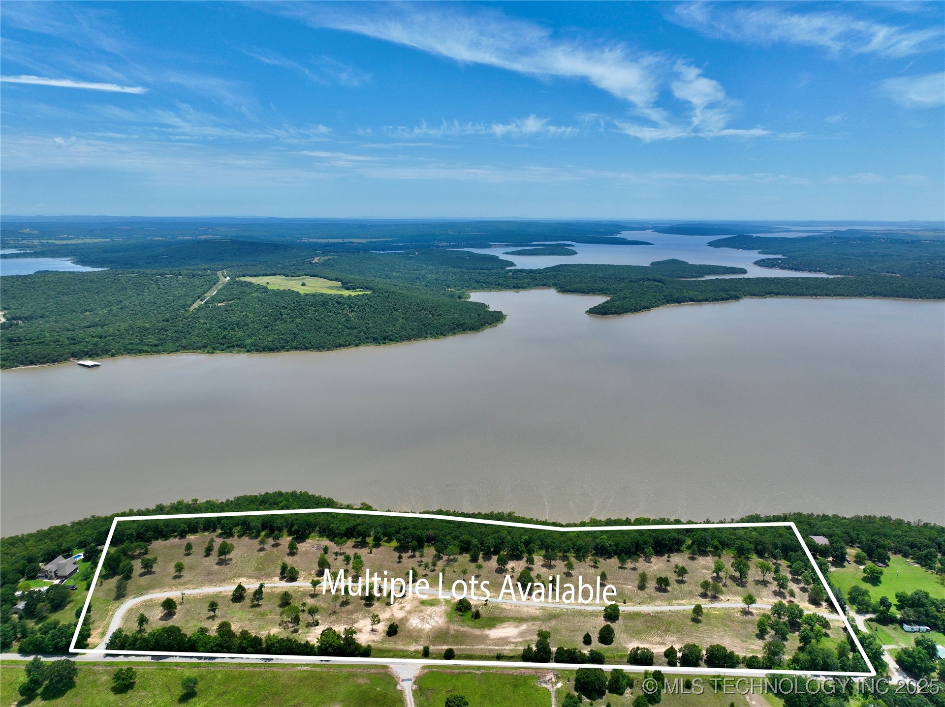 8 Kathy Lane Property Photo 4