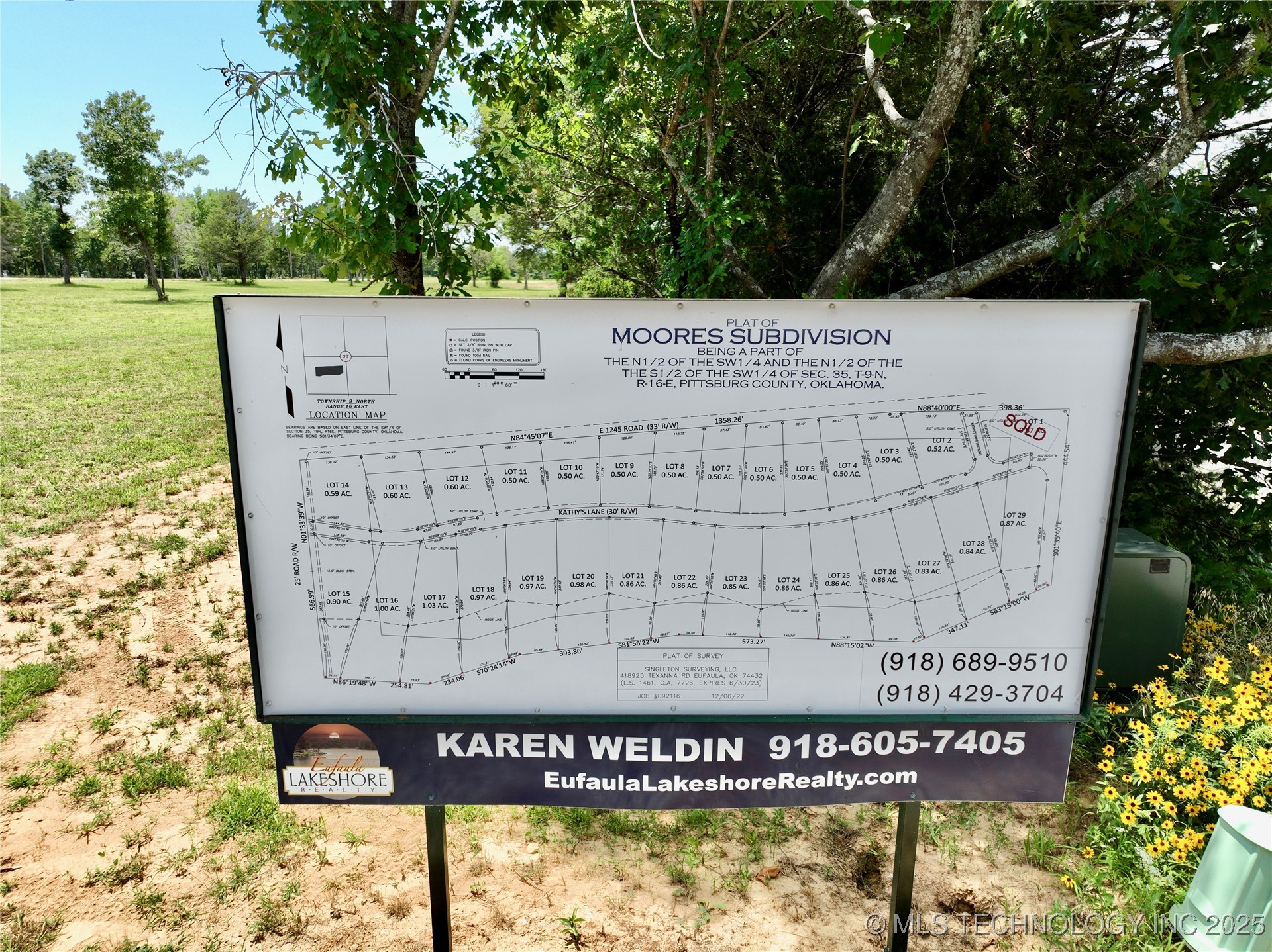 13 Kathy Lane Property Photo 8