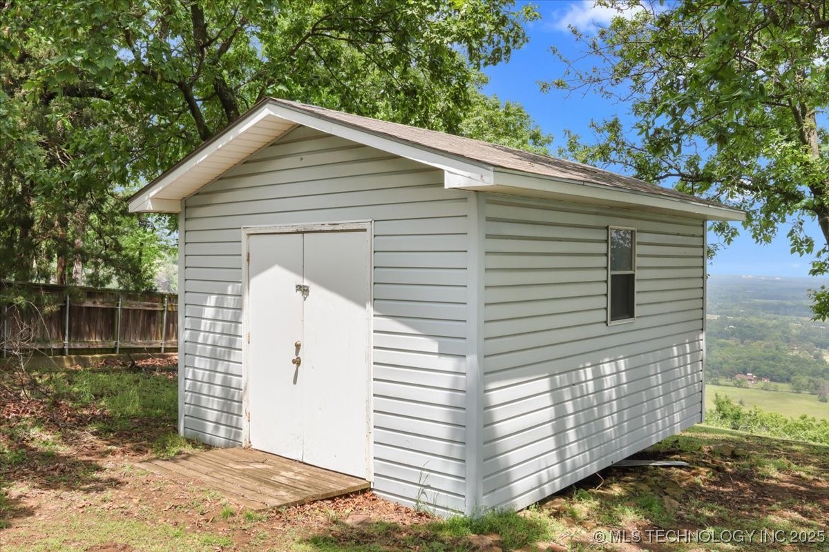 3900 Wylie Road Property Photo 12