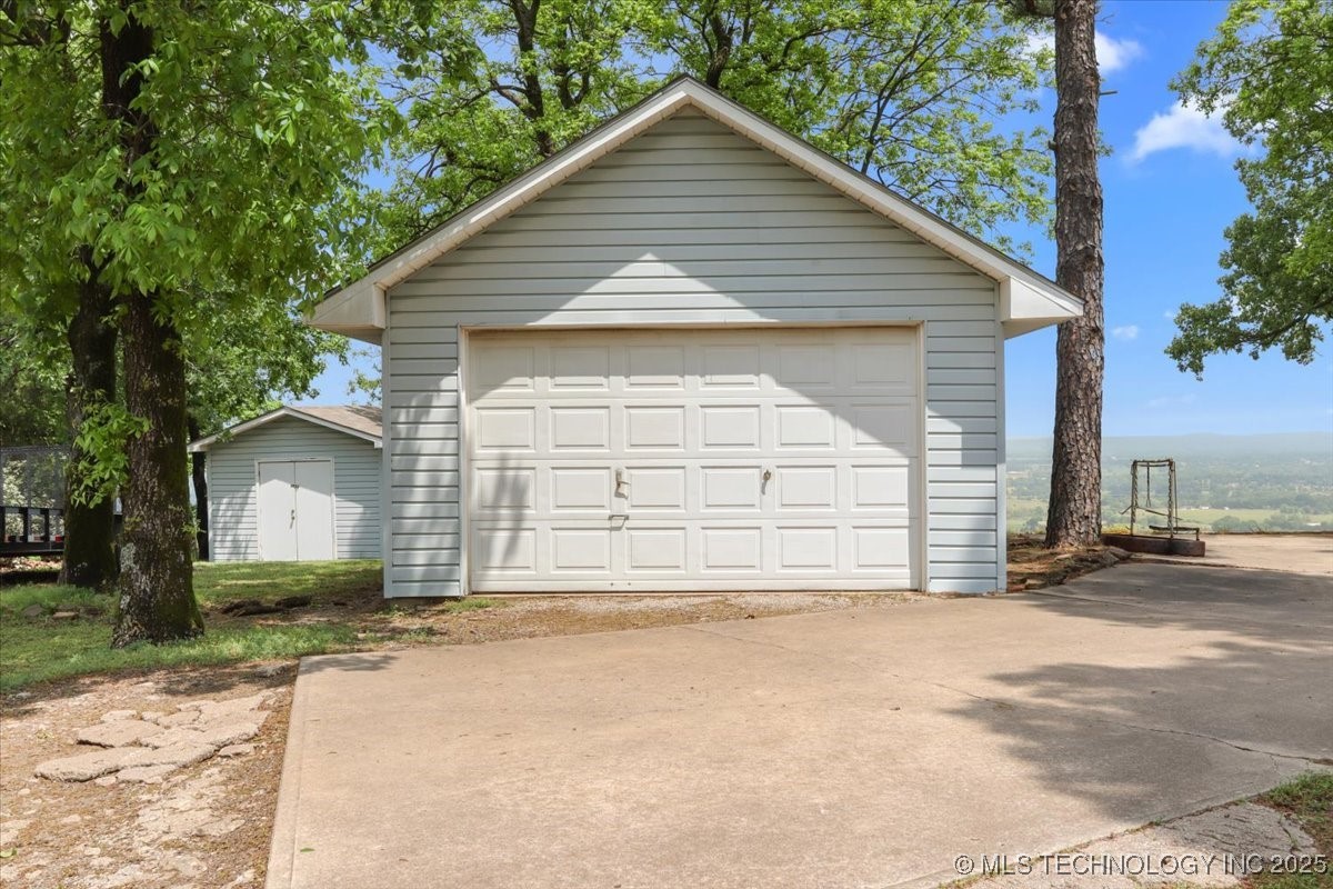 3900 Wylie Road Property Photo 12