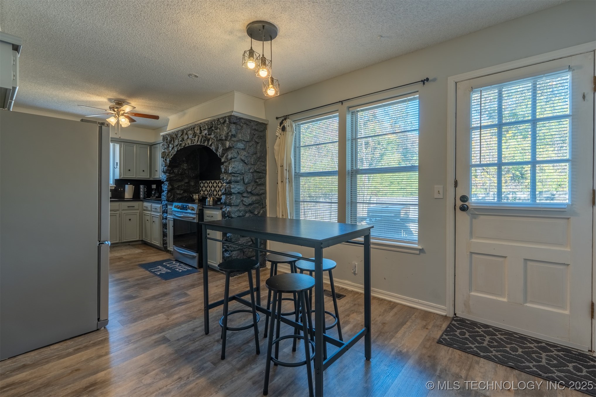 8104 S Quebec Avenue Property Photo 13