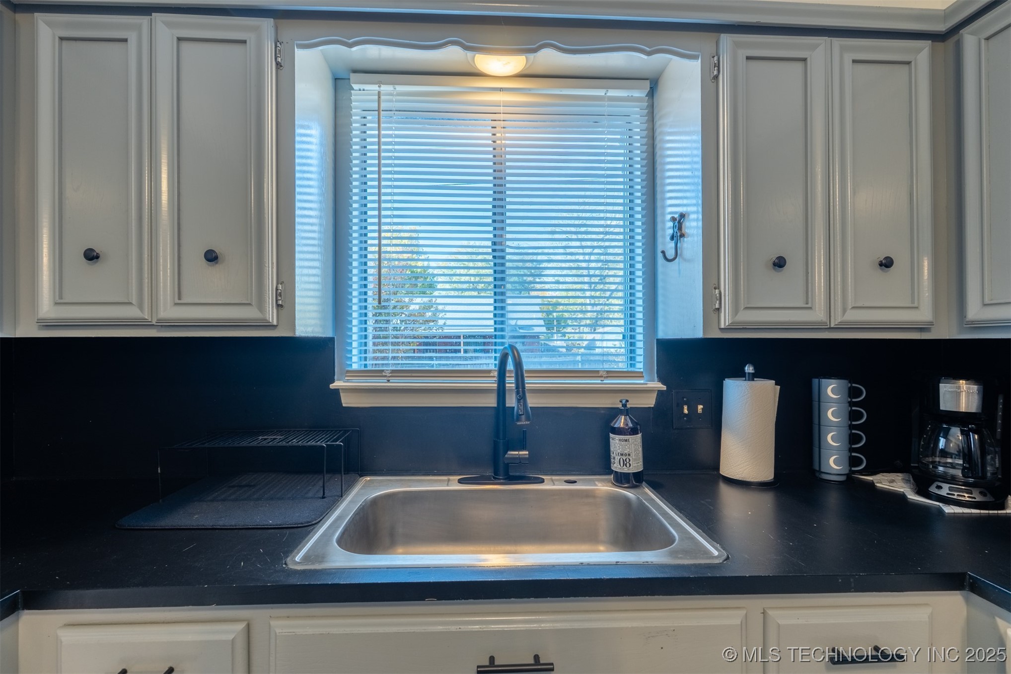 8104 S Quebec Avenue Property Photo 16