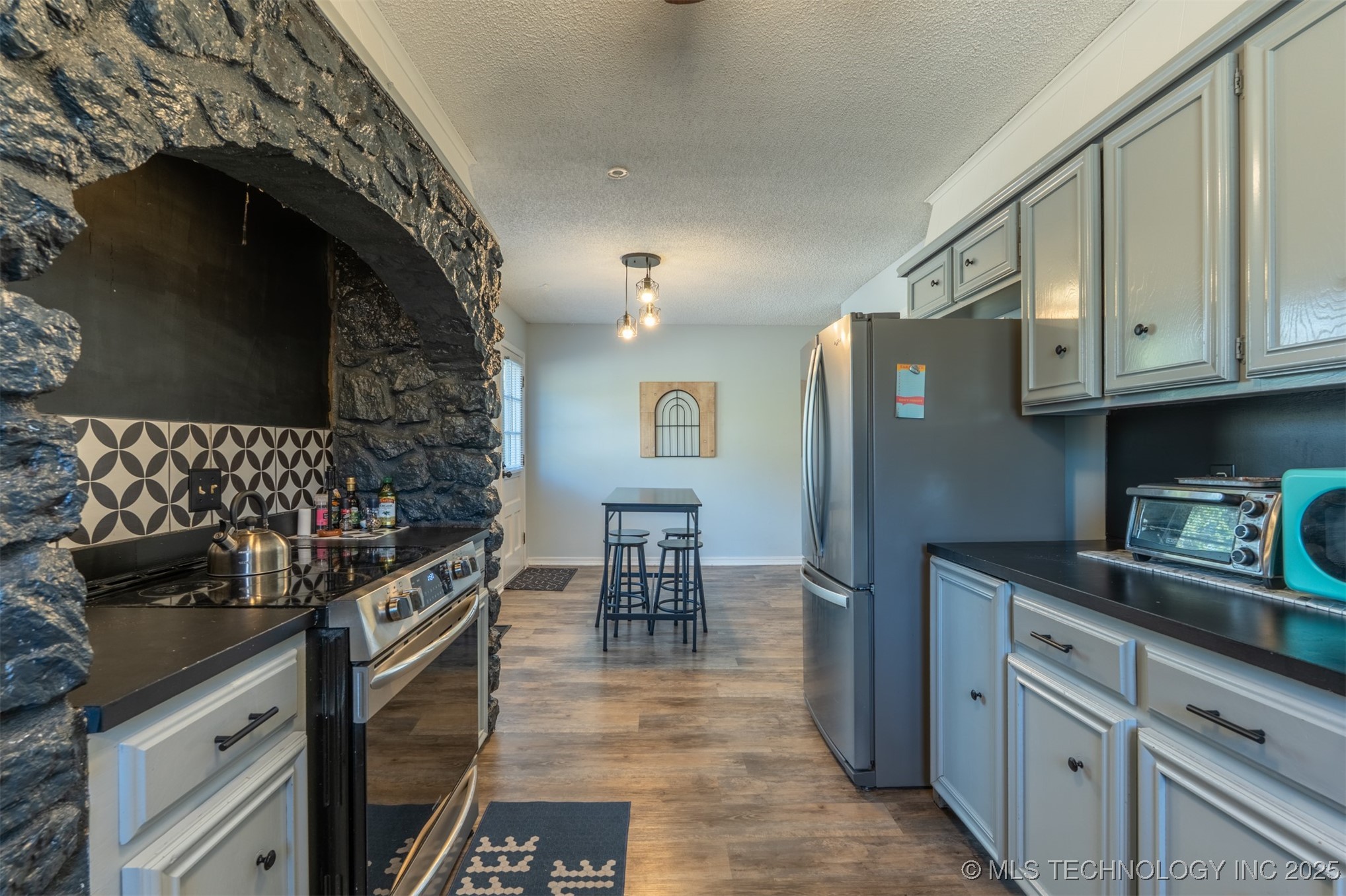 8104 S Quebec Avenue Property Photo 17