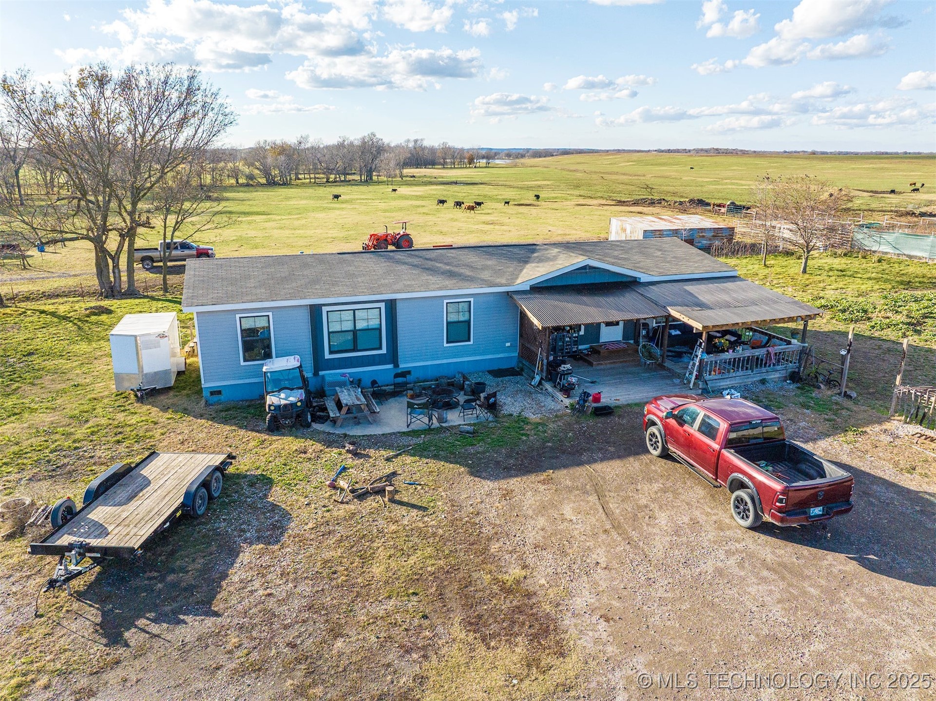 426550 E 250 Road Property Photo 1