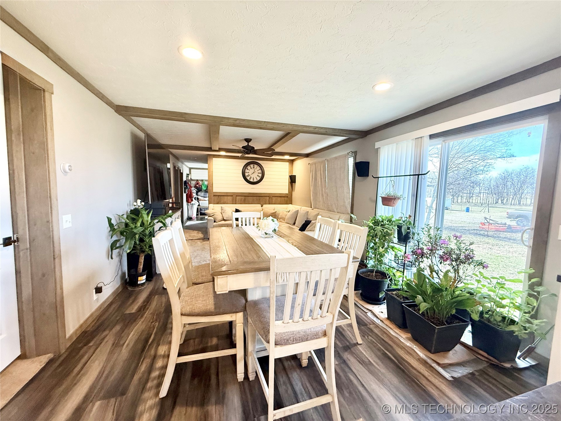 426550 E 250 Road Property Photo 7