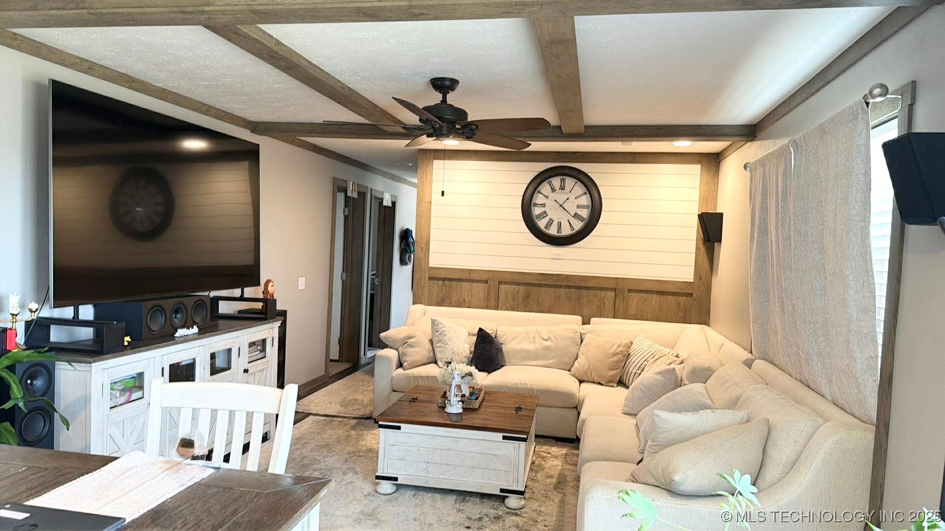 426550 E 250 Road Property Photo 8