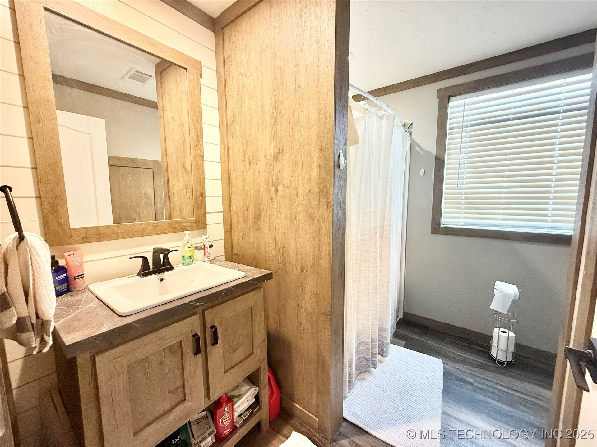 426550 E 250 Road Property Photo 16