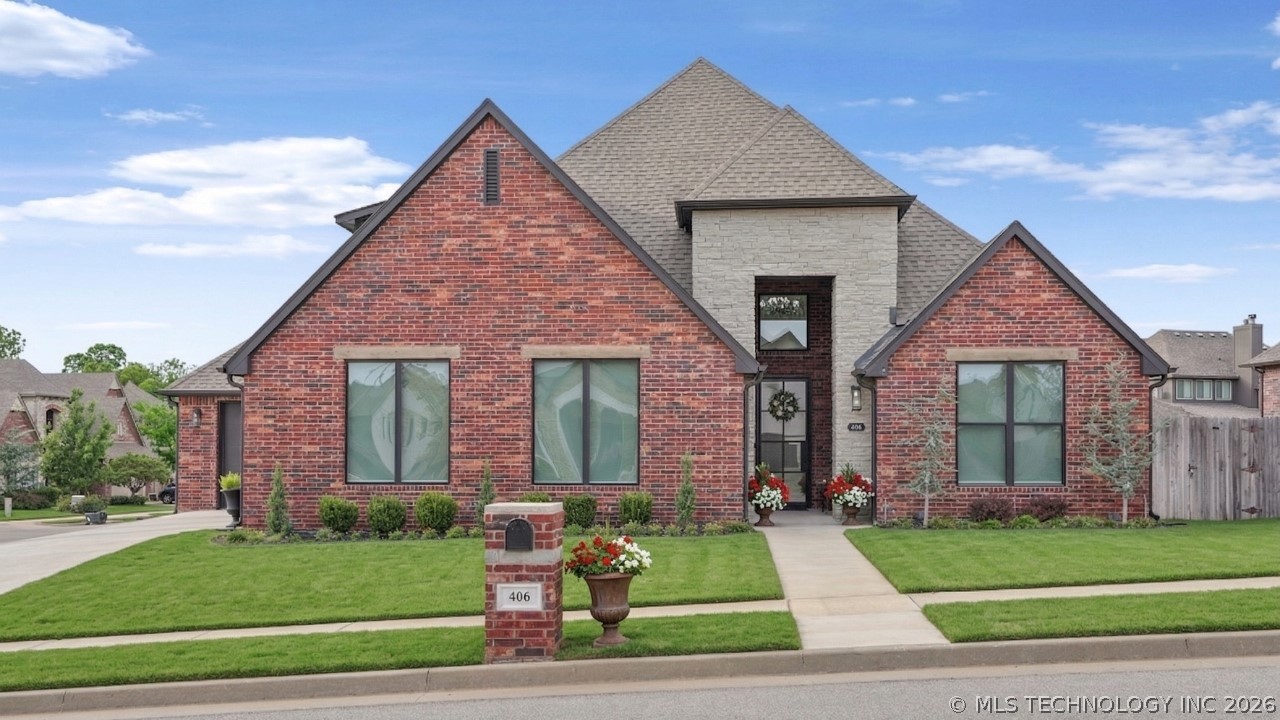 406 N 84th Place Property Photo 1