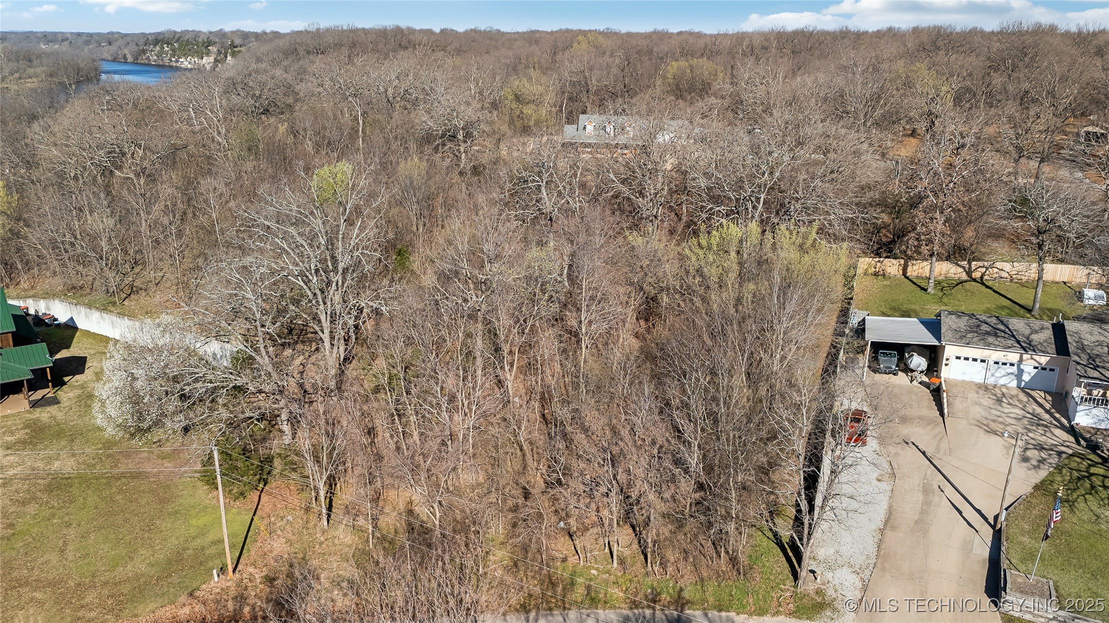 1 Maplebrook Lane Property Photo 3