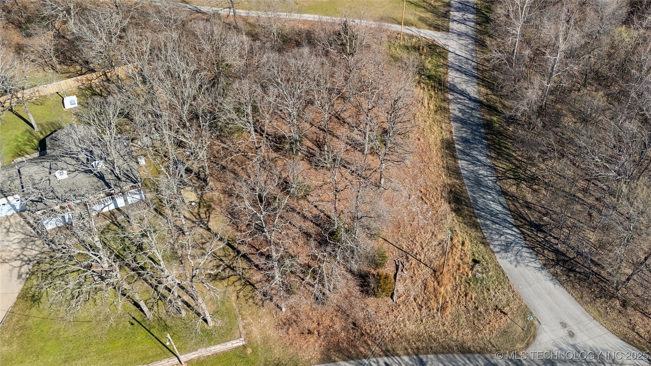 2 Maplebrook Lane Property Photo 8