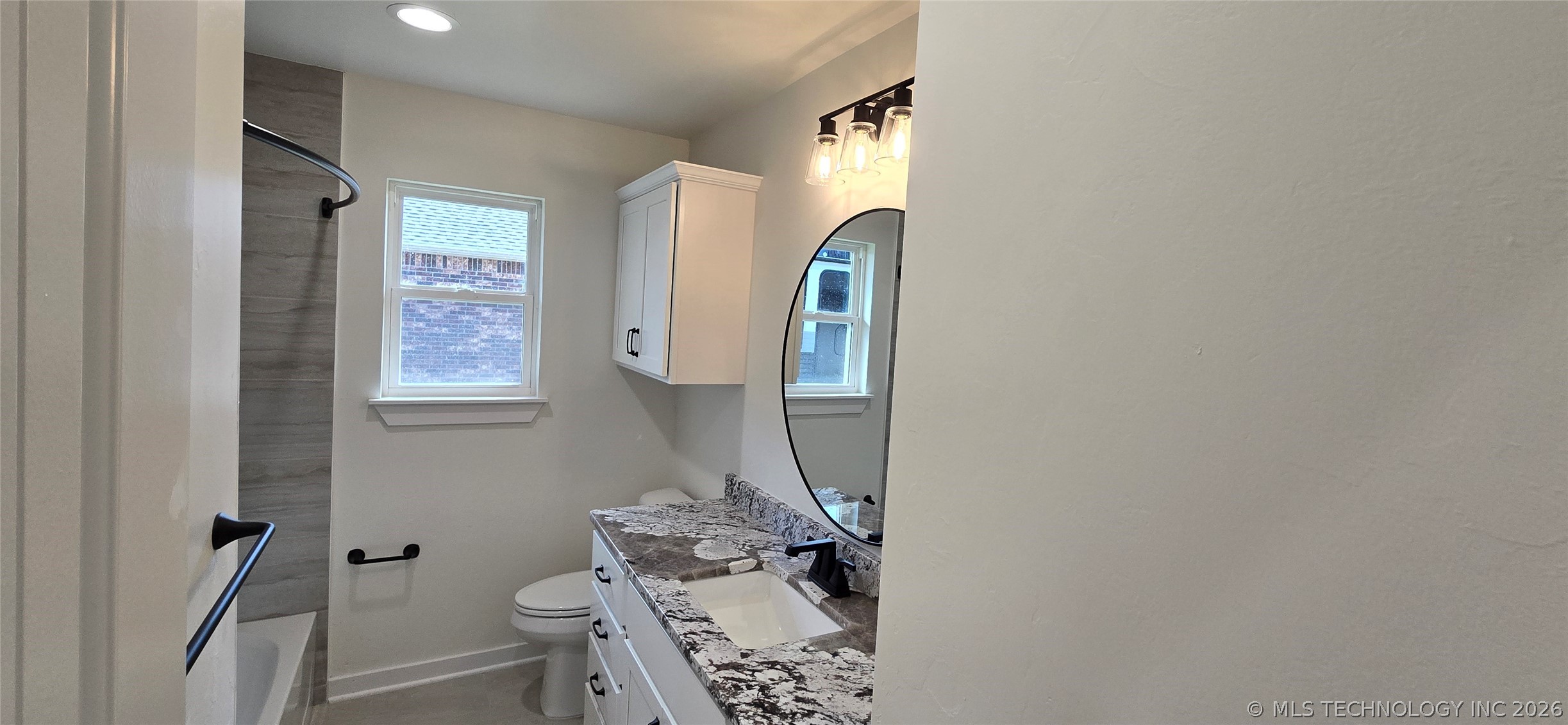 529 E Oak Tree Avenue Property Photo 9