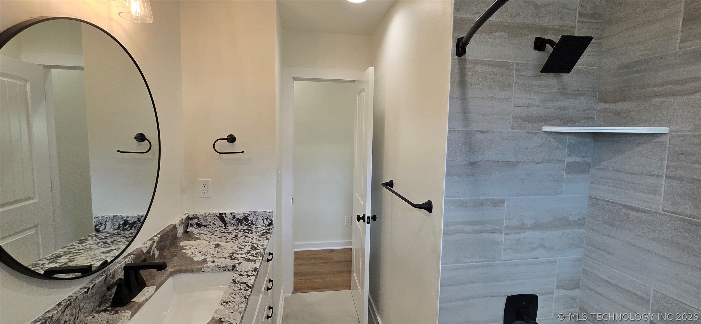 529 E Oak Tree Avenue Property Photo 11