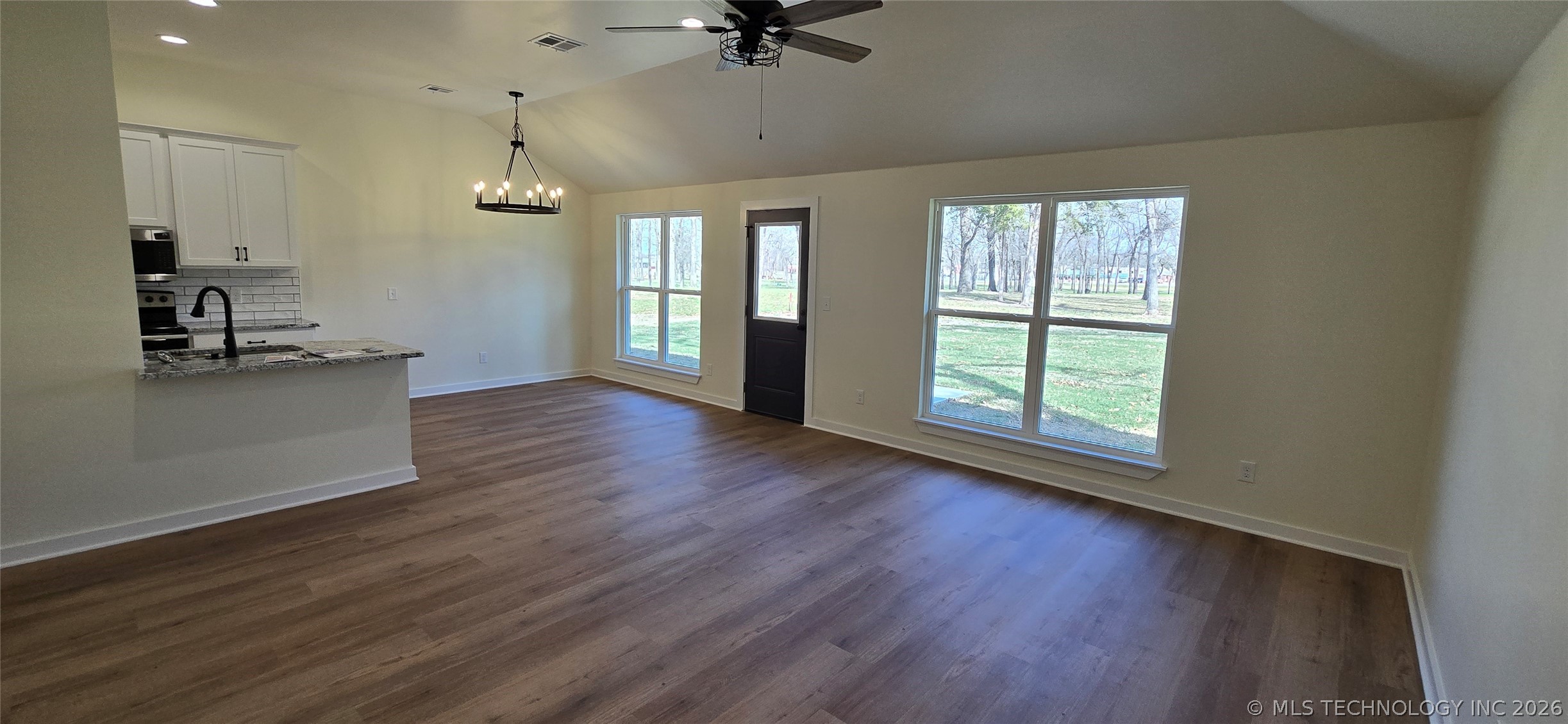 529 E Oak Tree Avenue Property Photo 24