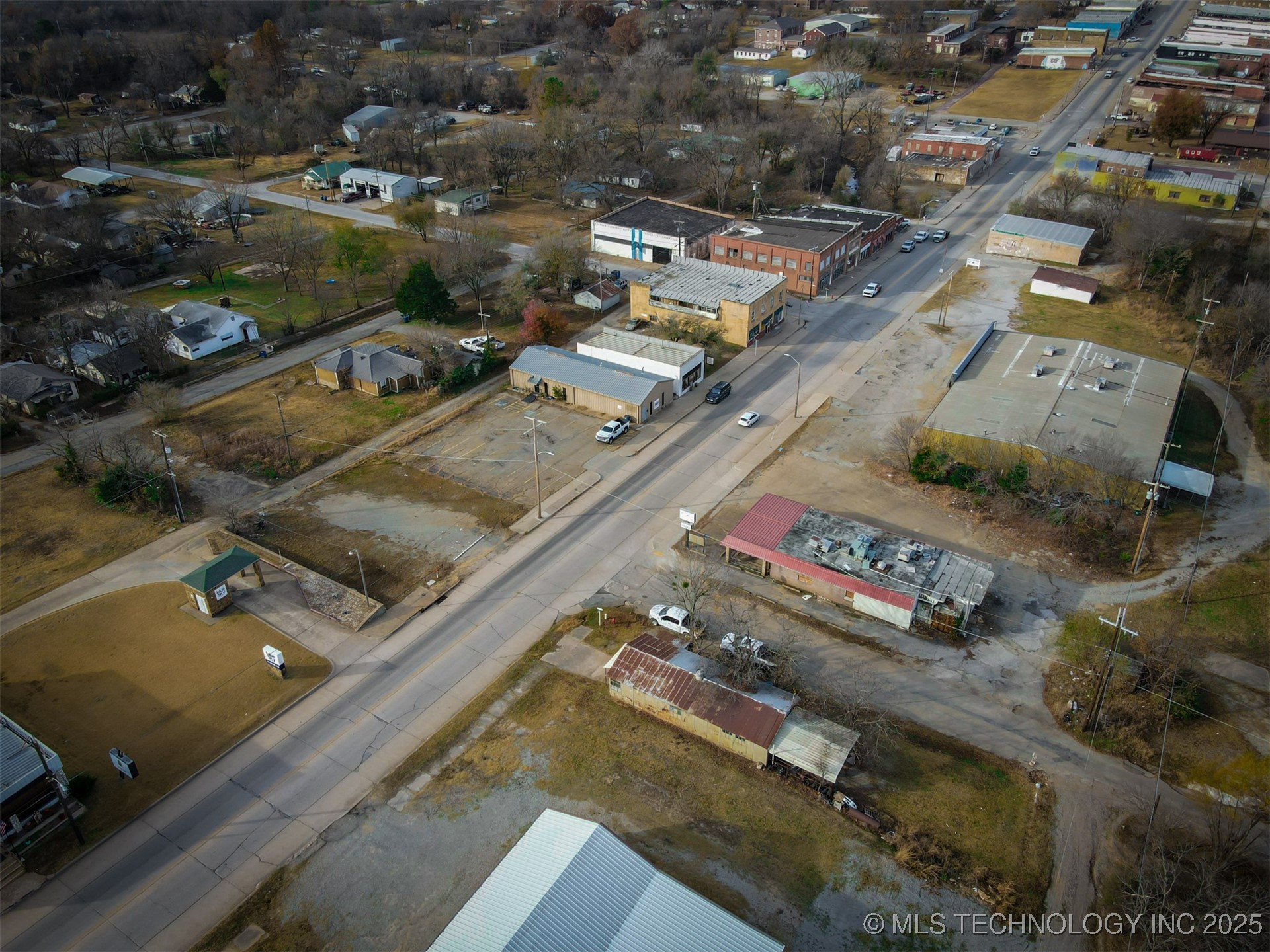 501 E Broadway Street Property Photo 9