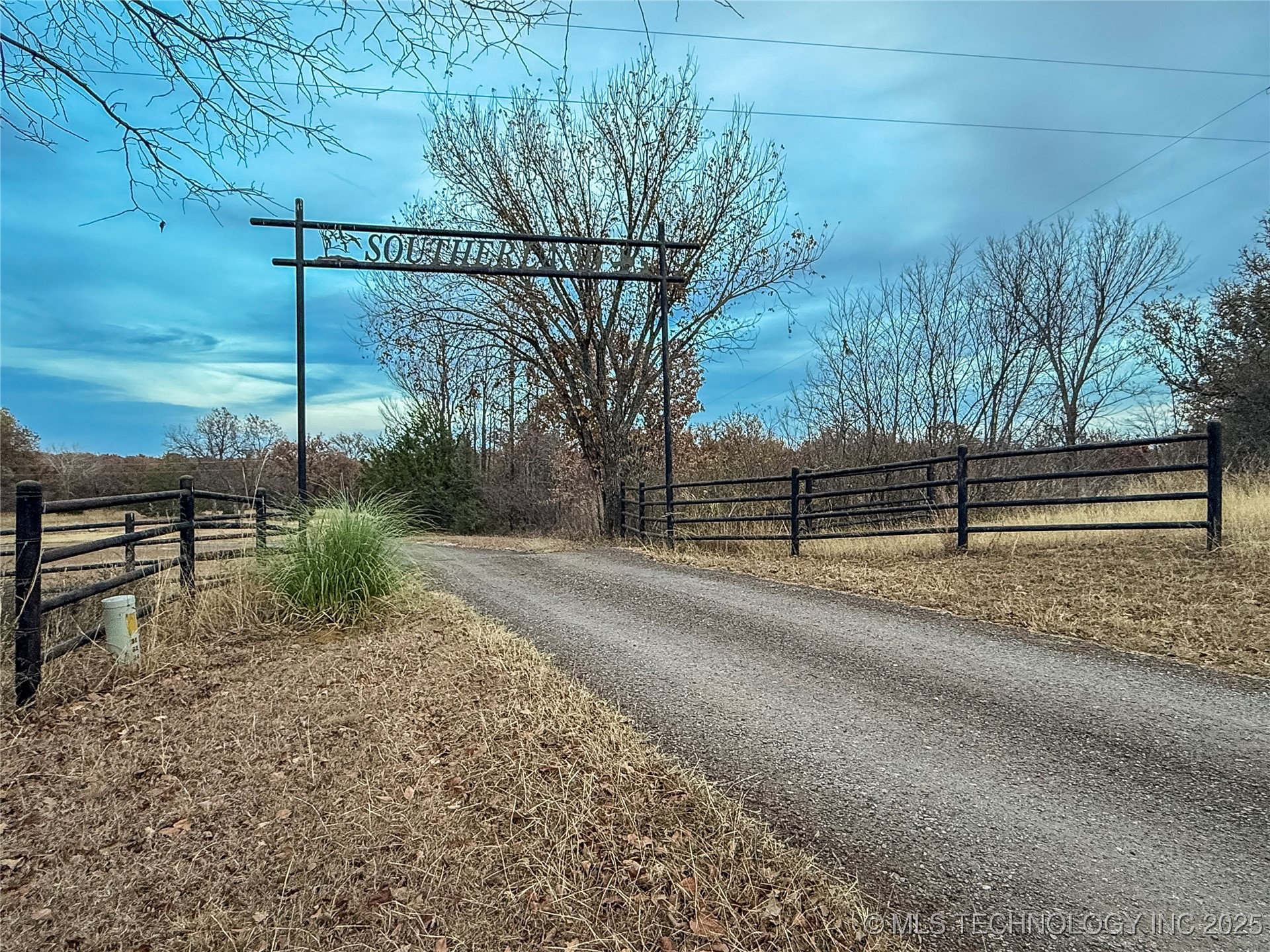 300490 E 1800 Road Property Photo 1