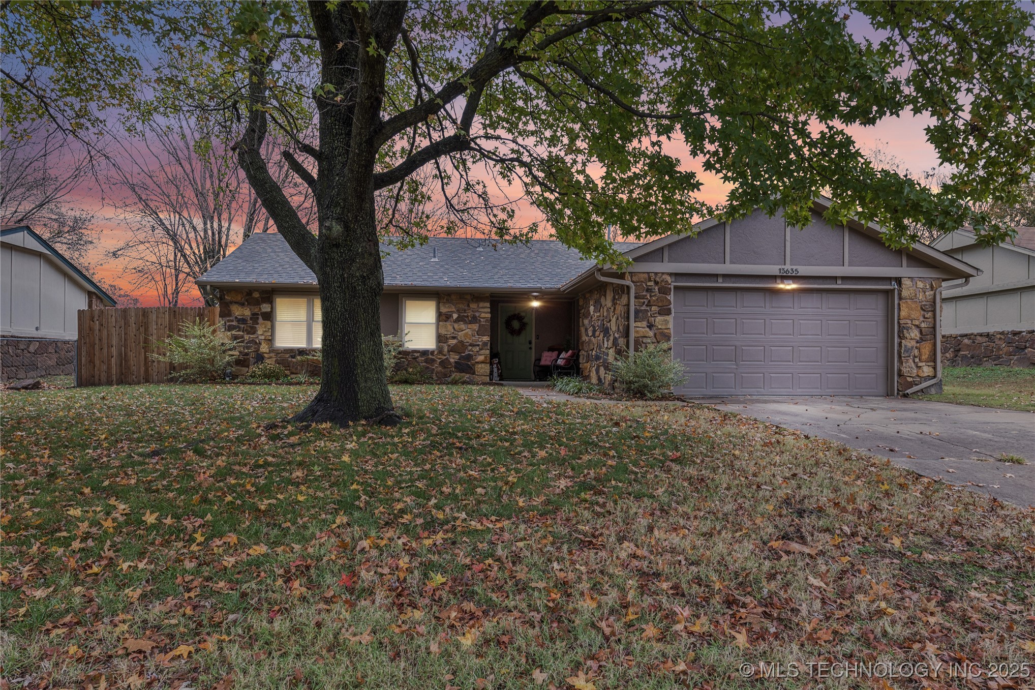13635 S 285th East Avenue Property Photo 1