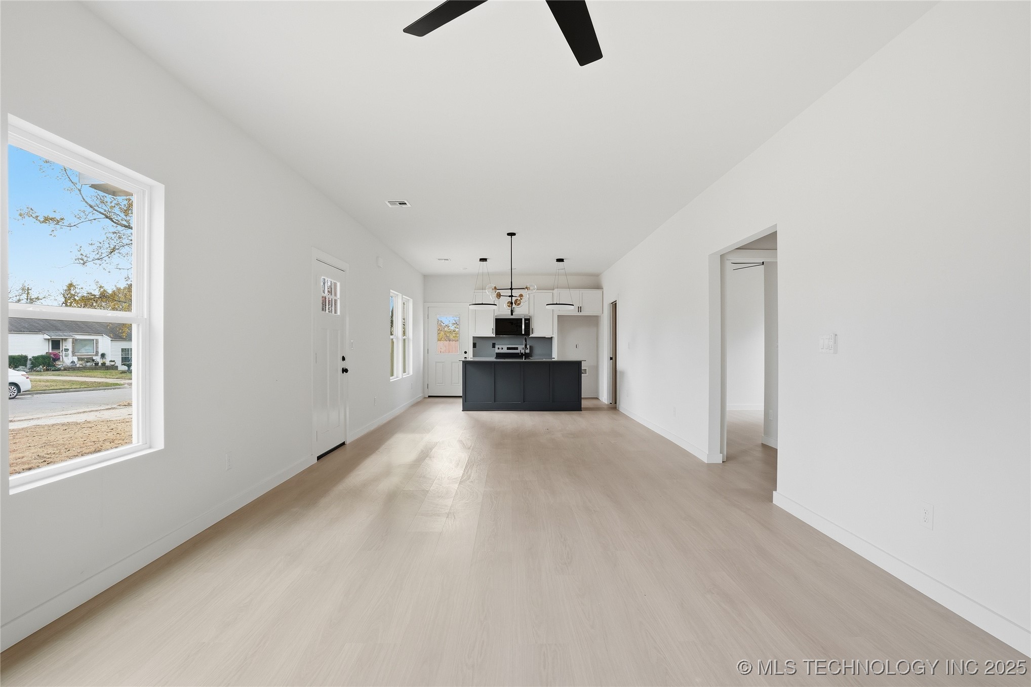 4729 E King Street Property Photo 11