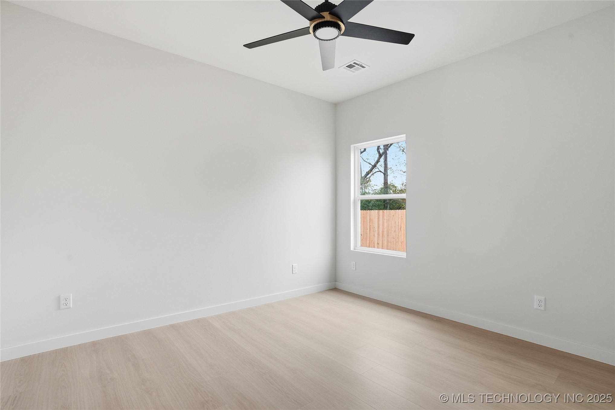 4729 E King Street Property Photo 32