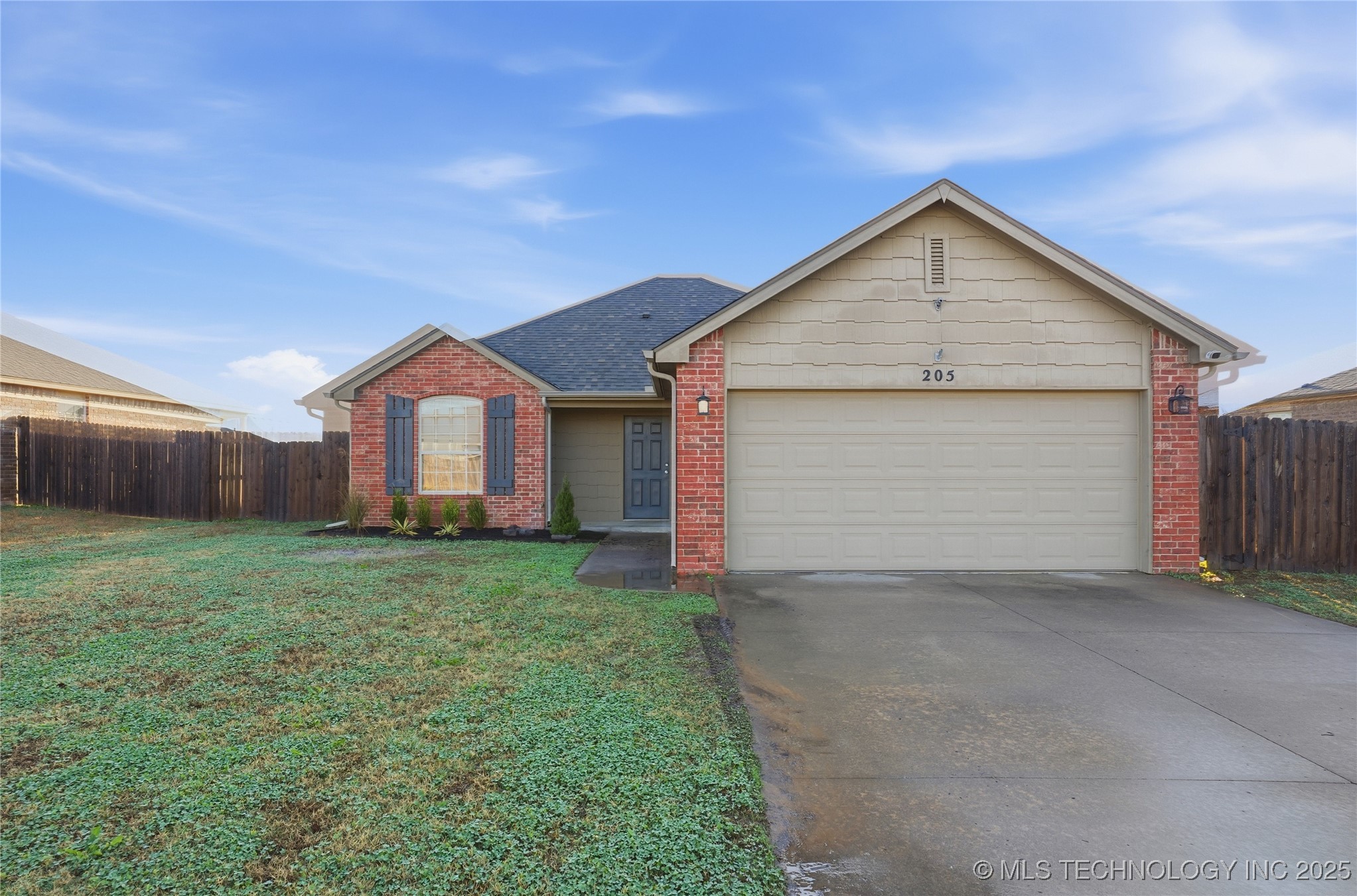 205 Vail Circle Property Photo 1