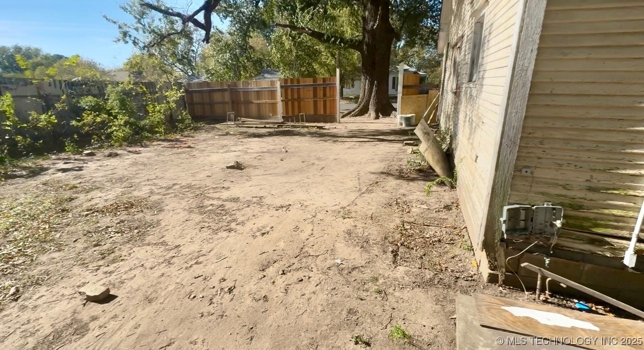 622 S B Street Property Photo 2