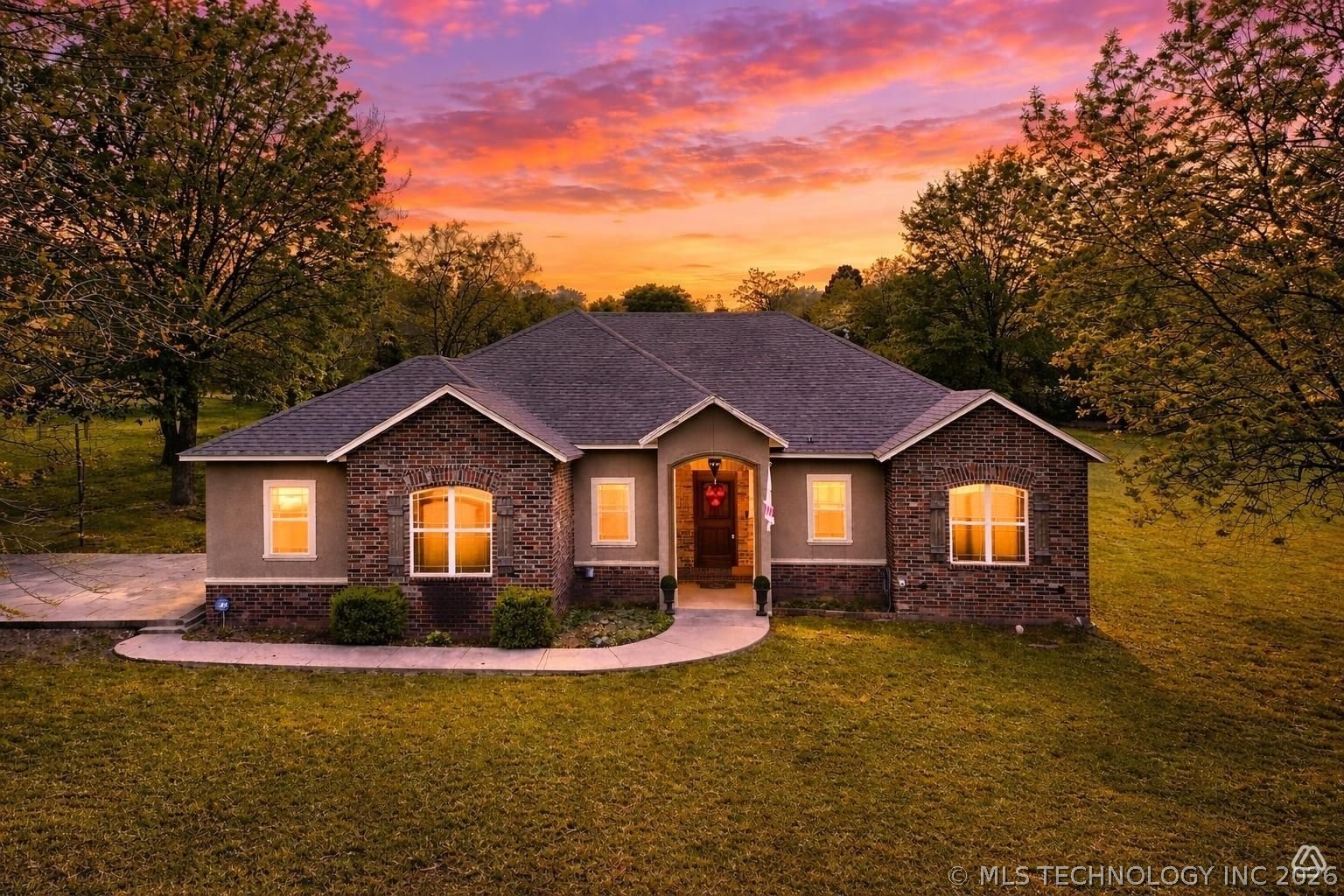 1714 E Old Military Road Property Photo 1