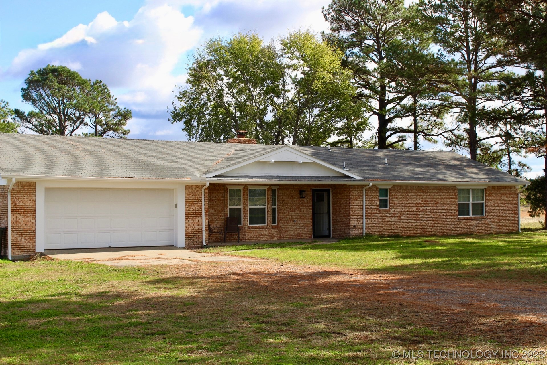 11086 N 368 Road Property Photo 2