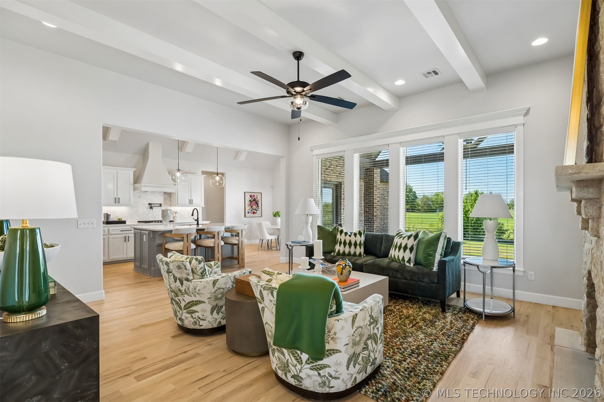 2601 W Twin Oaks Street Property Photo 4