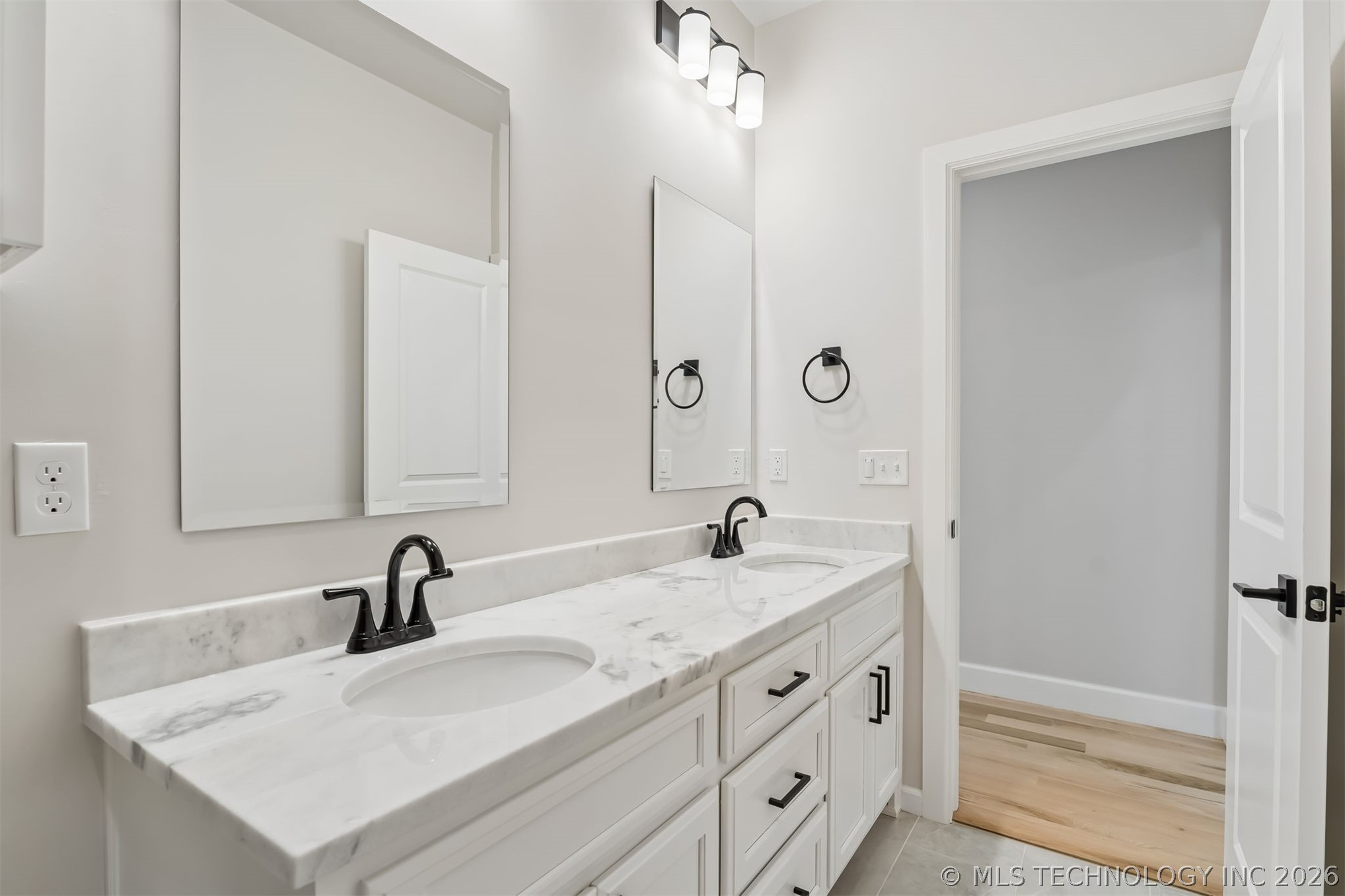 2601 W Twin Oaks Street Property Photo 46