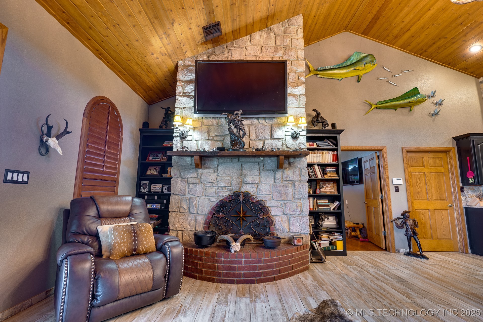12841 County Road 3680 Property Photo 8