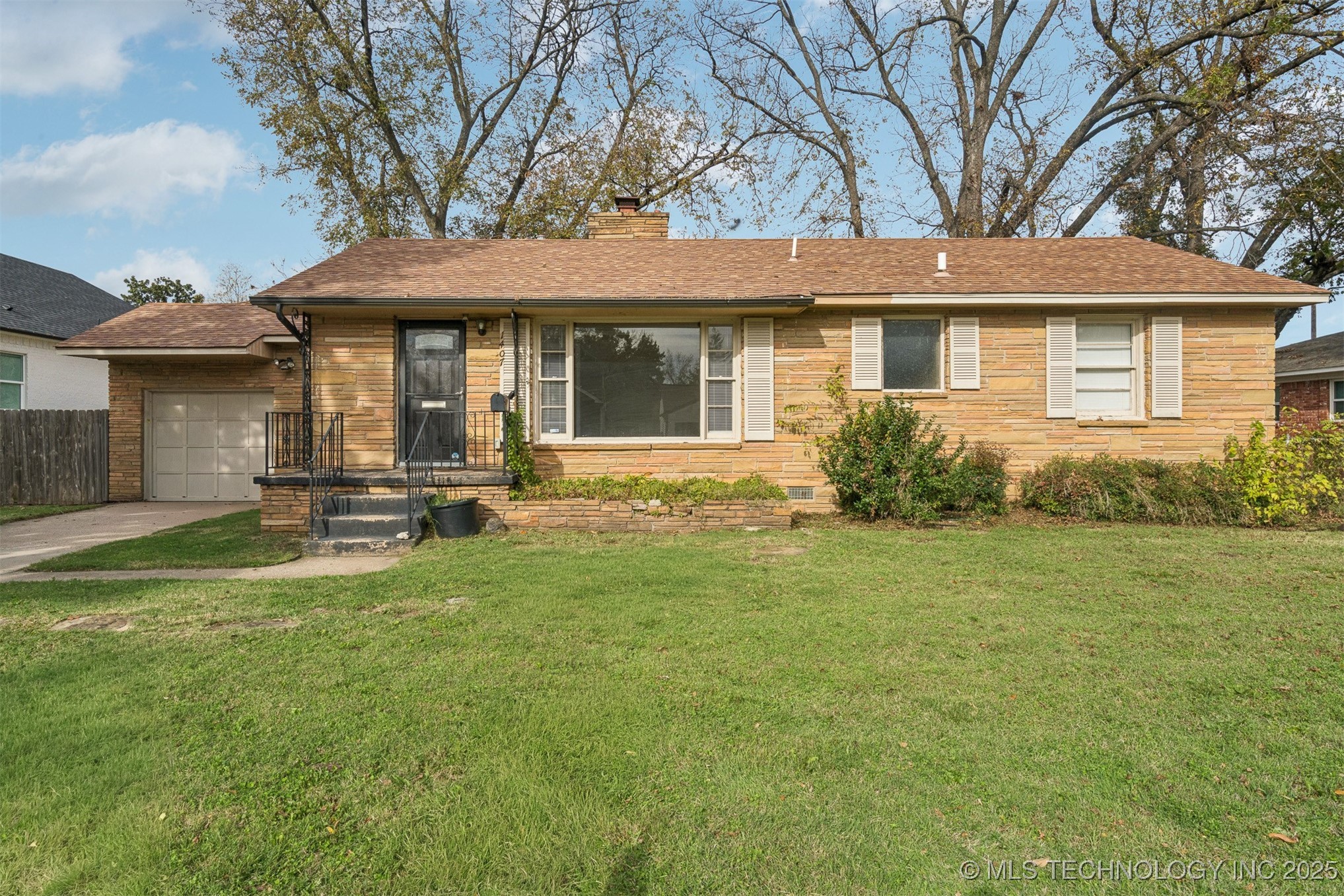 1407 E 42nd Street Property Photo 1