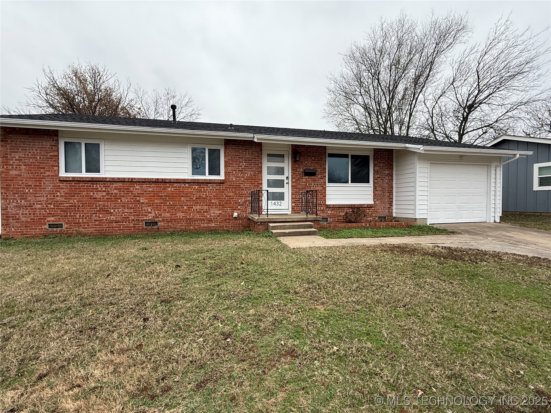 1432 E Denton Avenue Property Photo 1